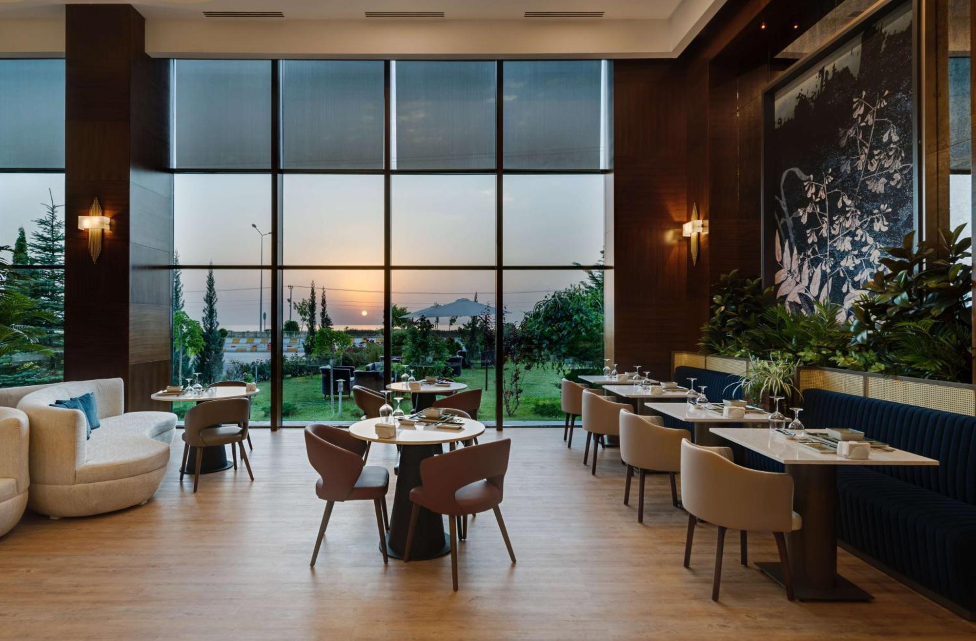 Doubletree By Hilton Van