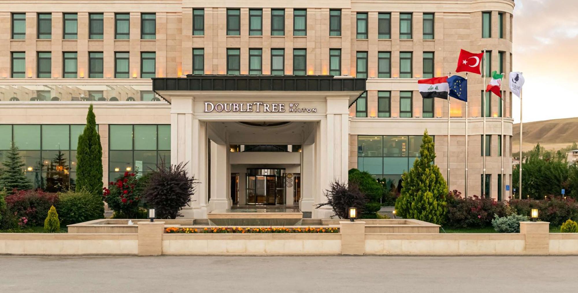 Doubletree By Hilton Hotel Van