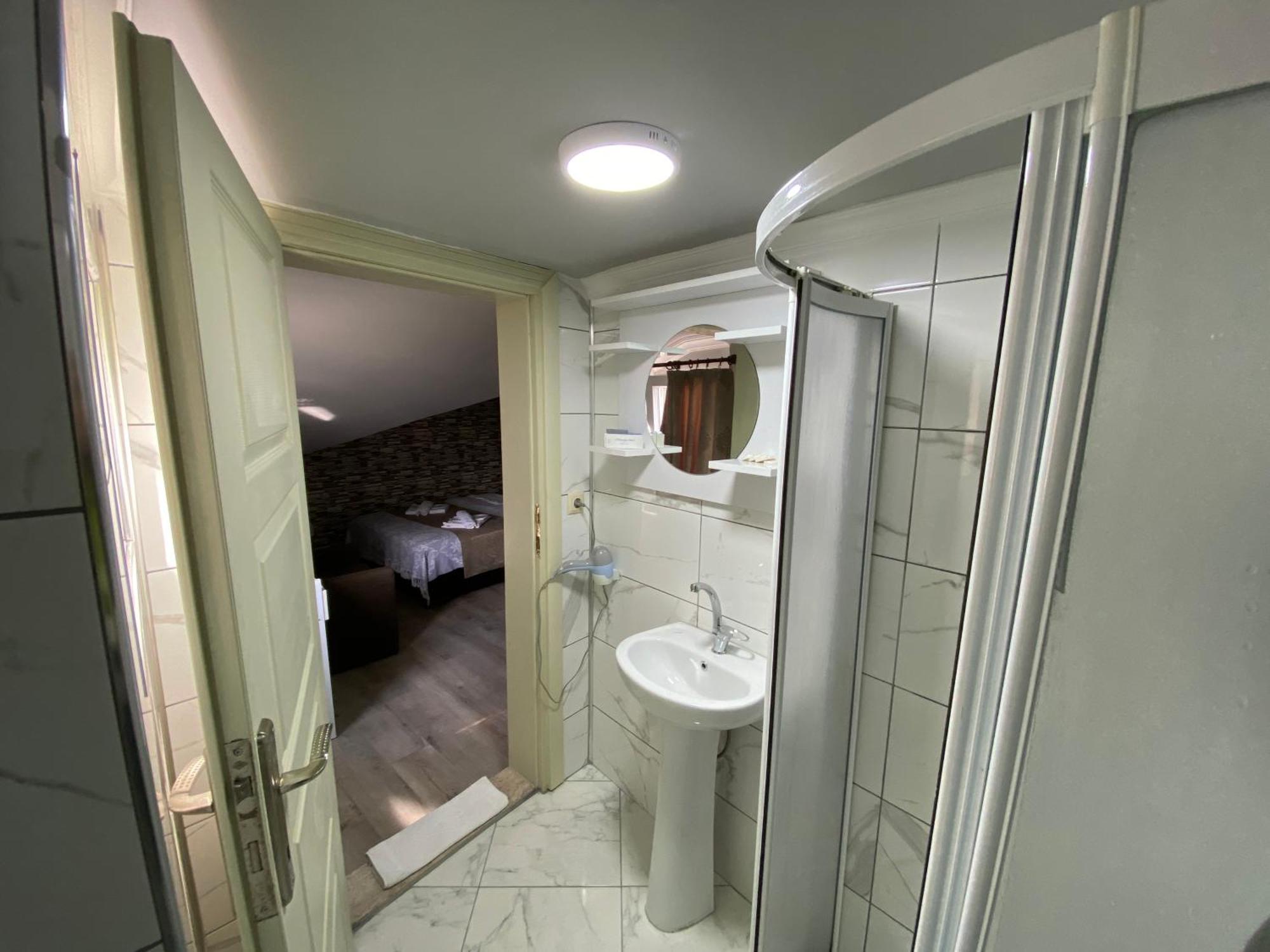 Marina Hotel 3*