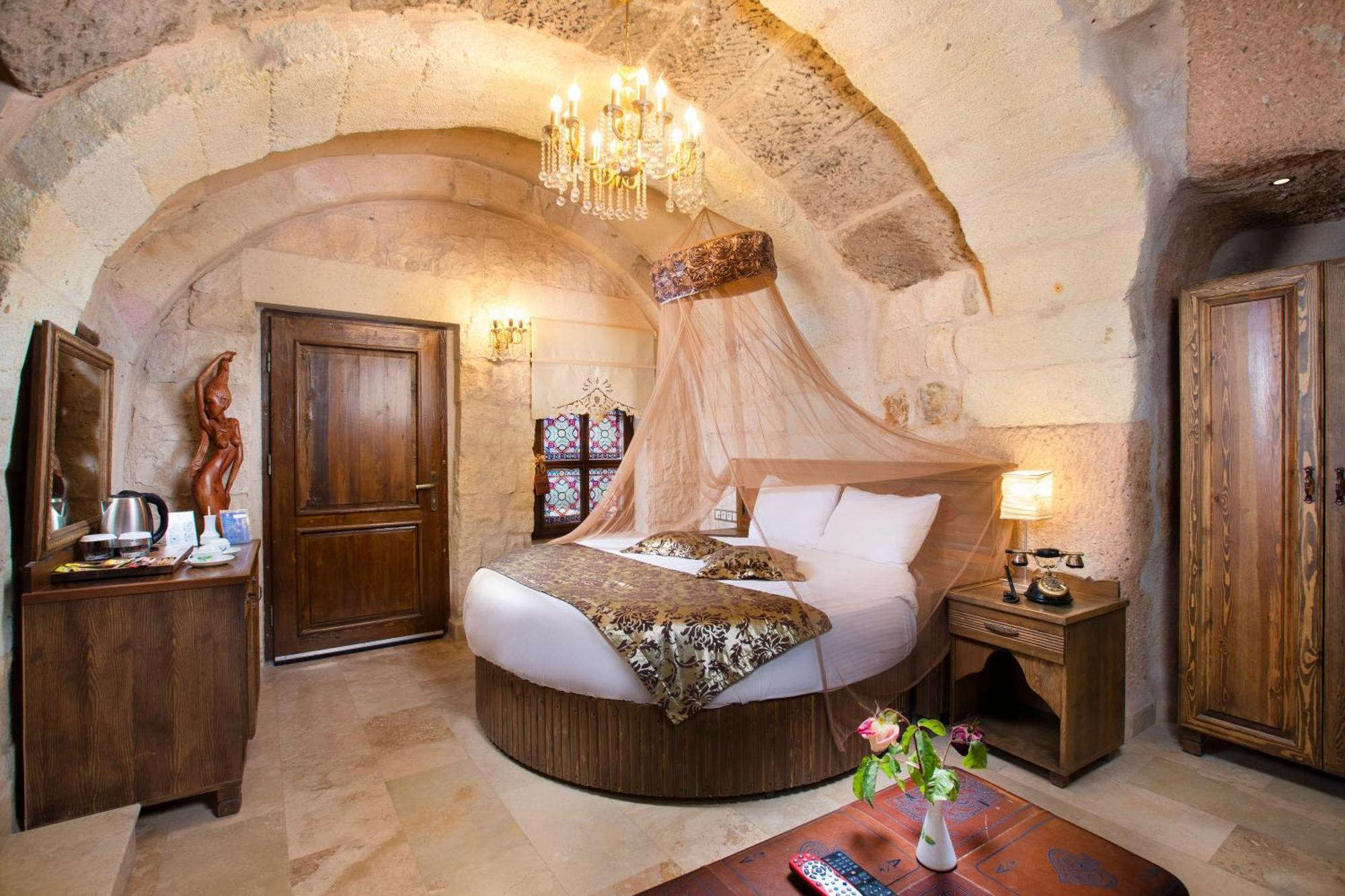 Cappadocia Fairy Chimneys Selfie Cave - Special Class Hotel Uchisar