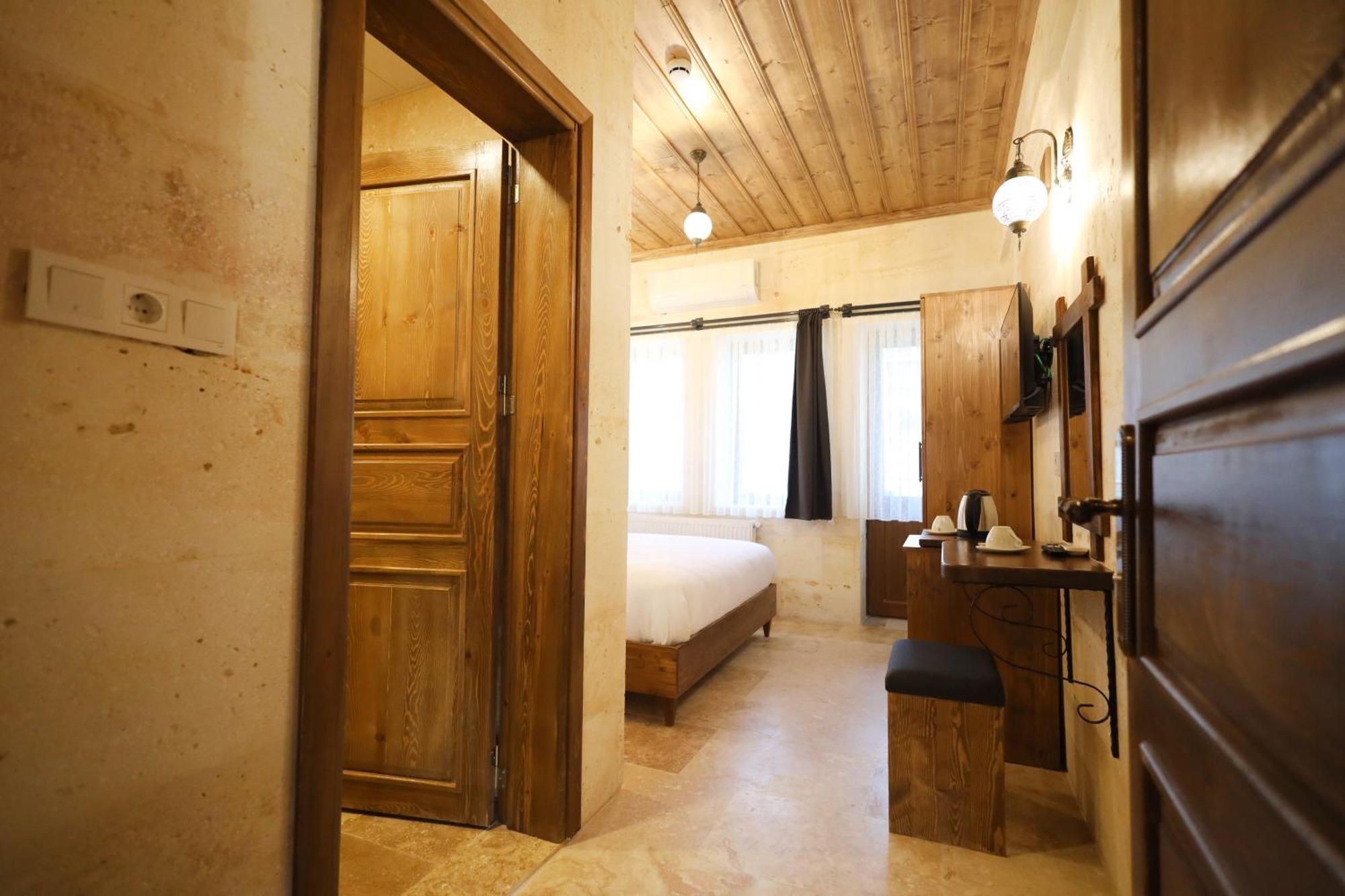 Rocca Stone House *
