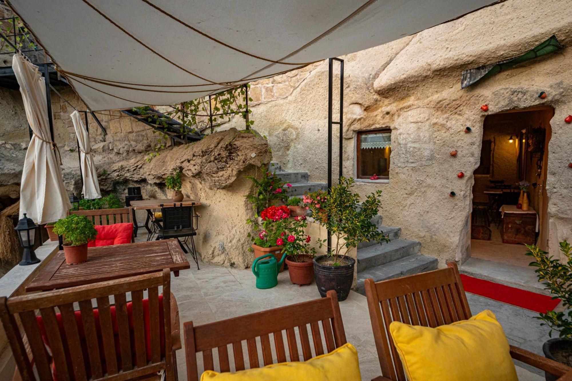 Shiraz Cave Cappadocia * Urgup