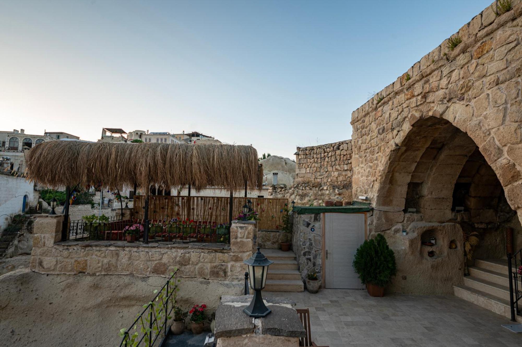 Shiraz Cave Cappadocia * Urgup