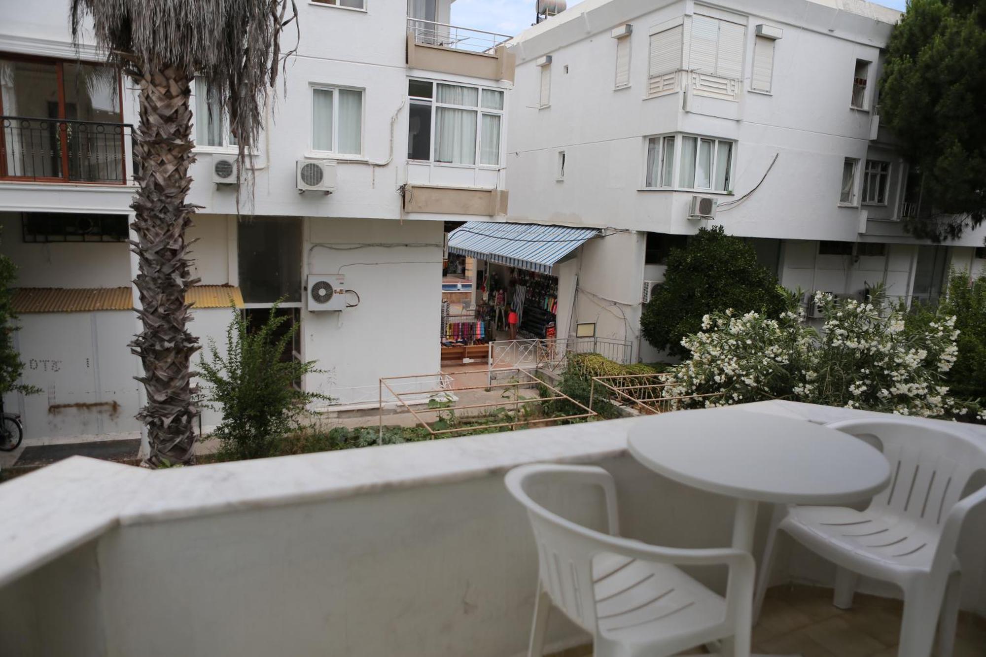 Erol Aparthotel