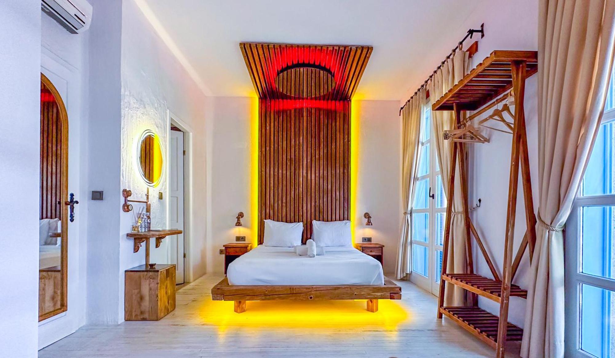 Banana Food & - Adults Only Hotel