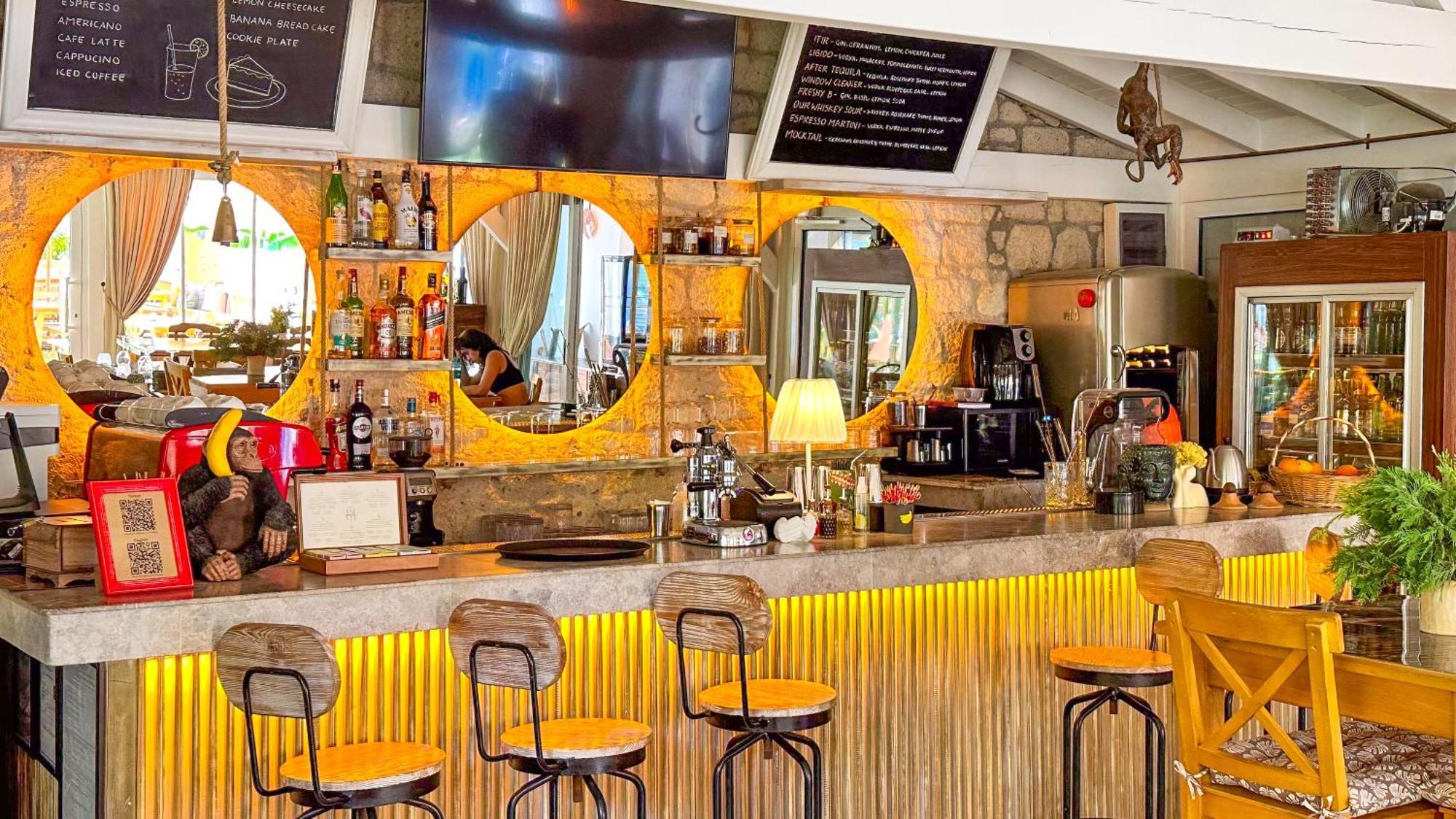 Banana Food & - Adults Only Hotel 3*