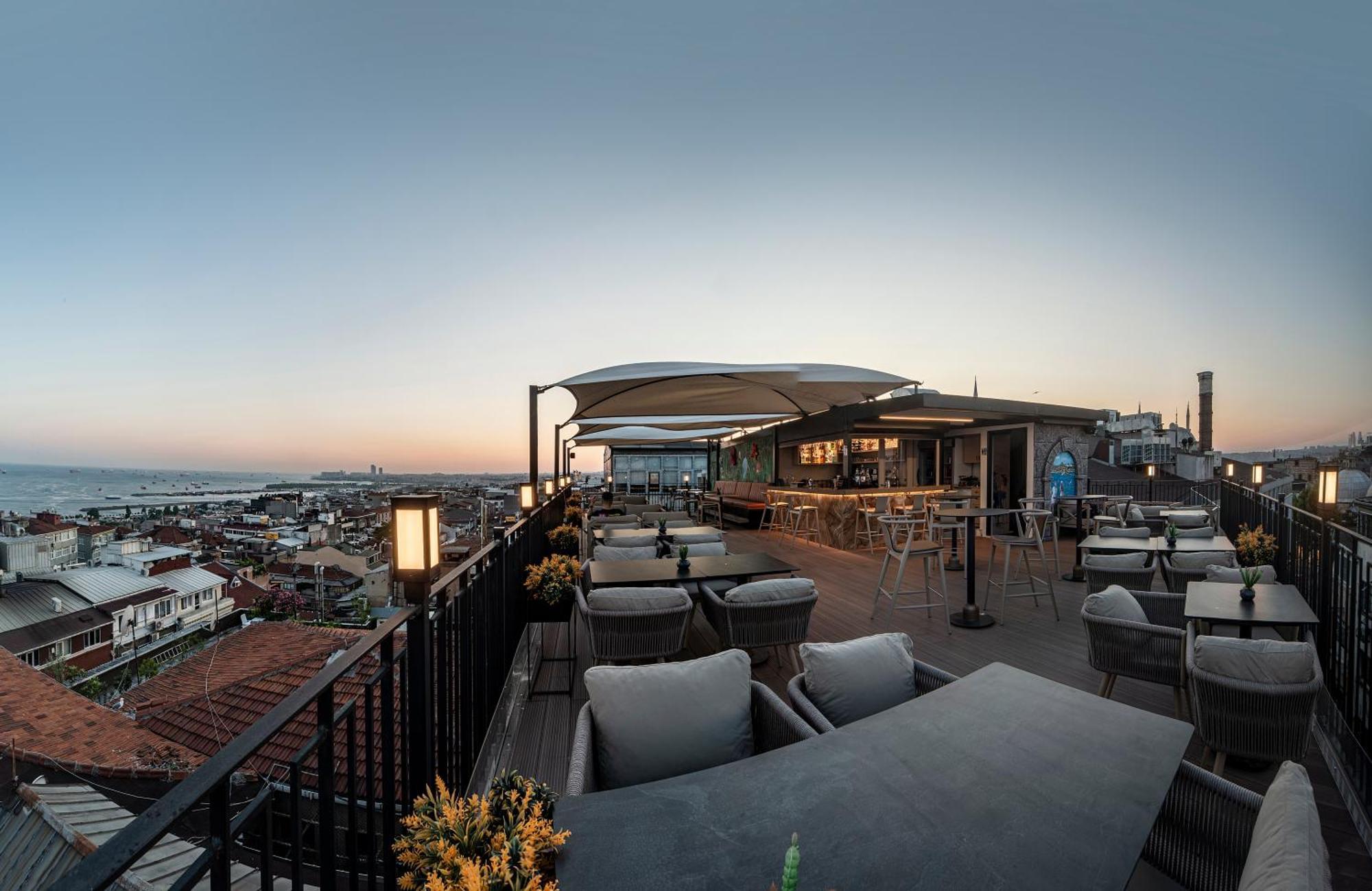 Aprilis - Special Category 4* Istanbul