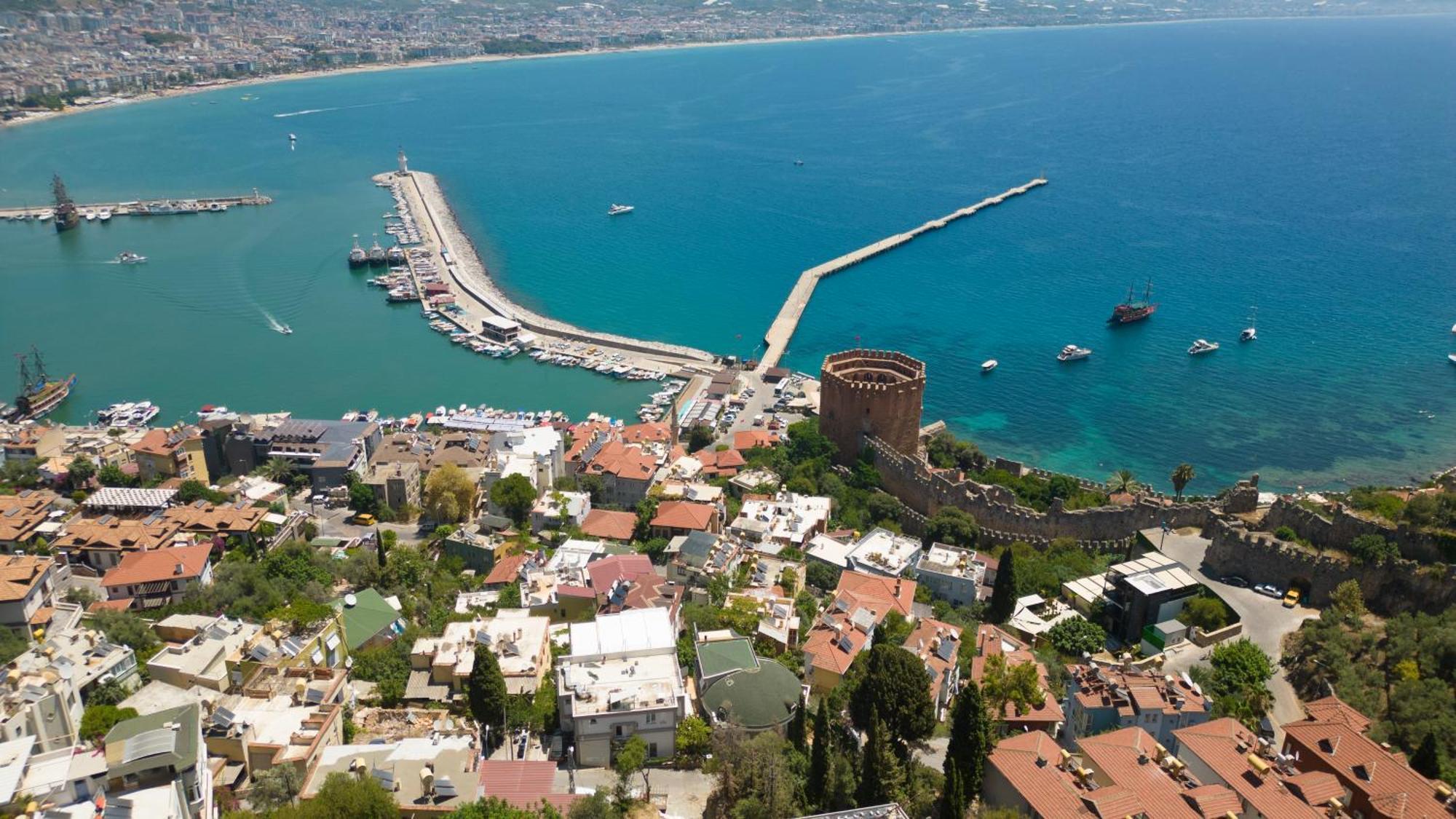 Castle Boutique Hotel *