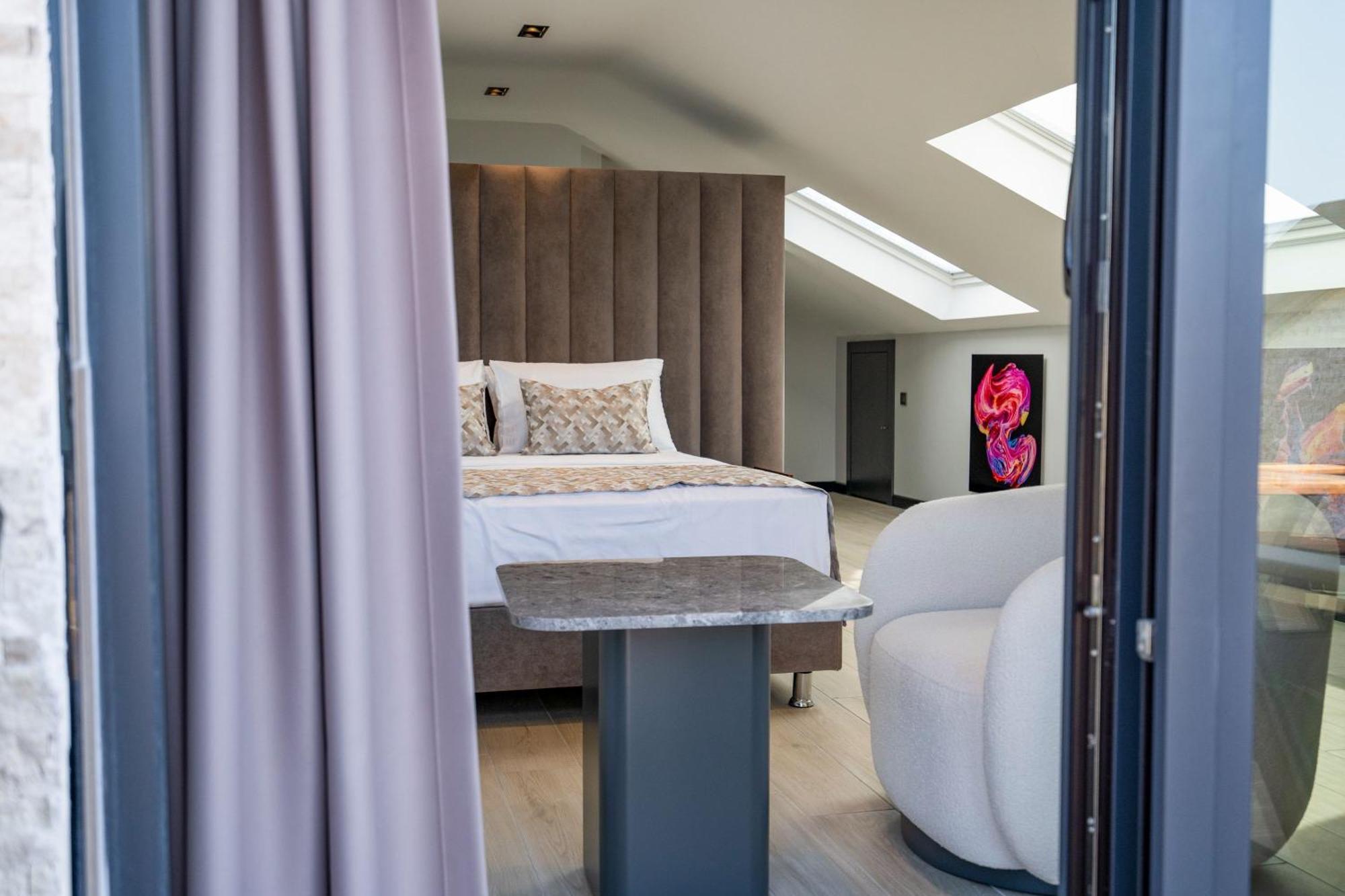 La Miel Hotel