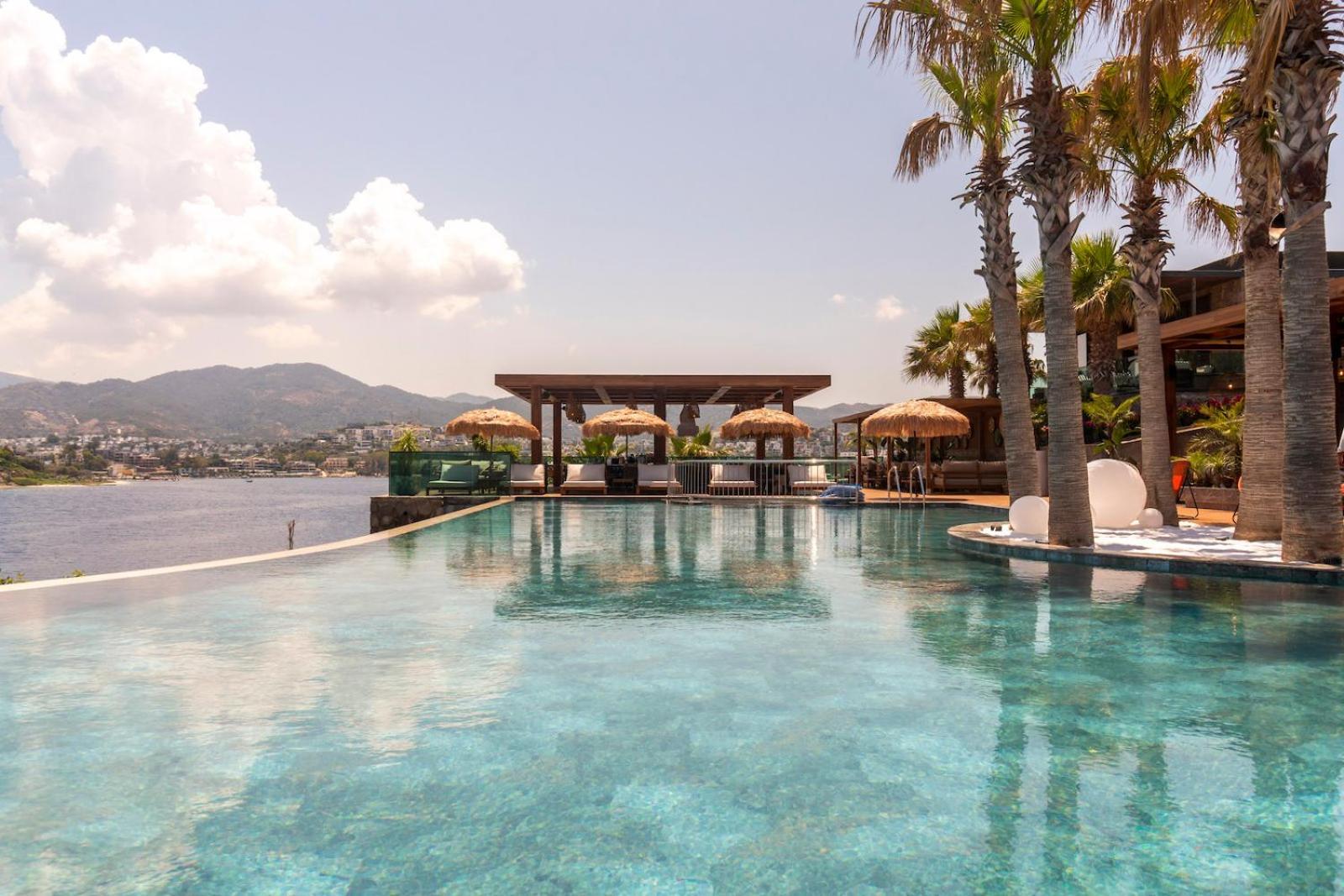 Gala And Hotel 5*