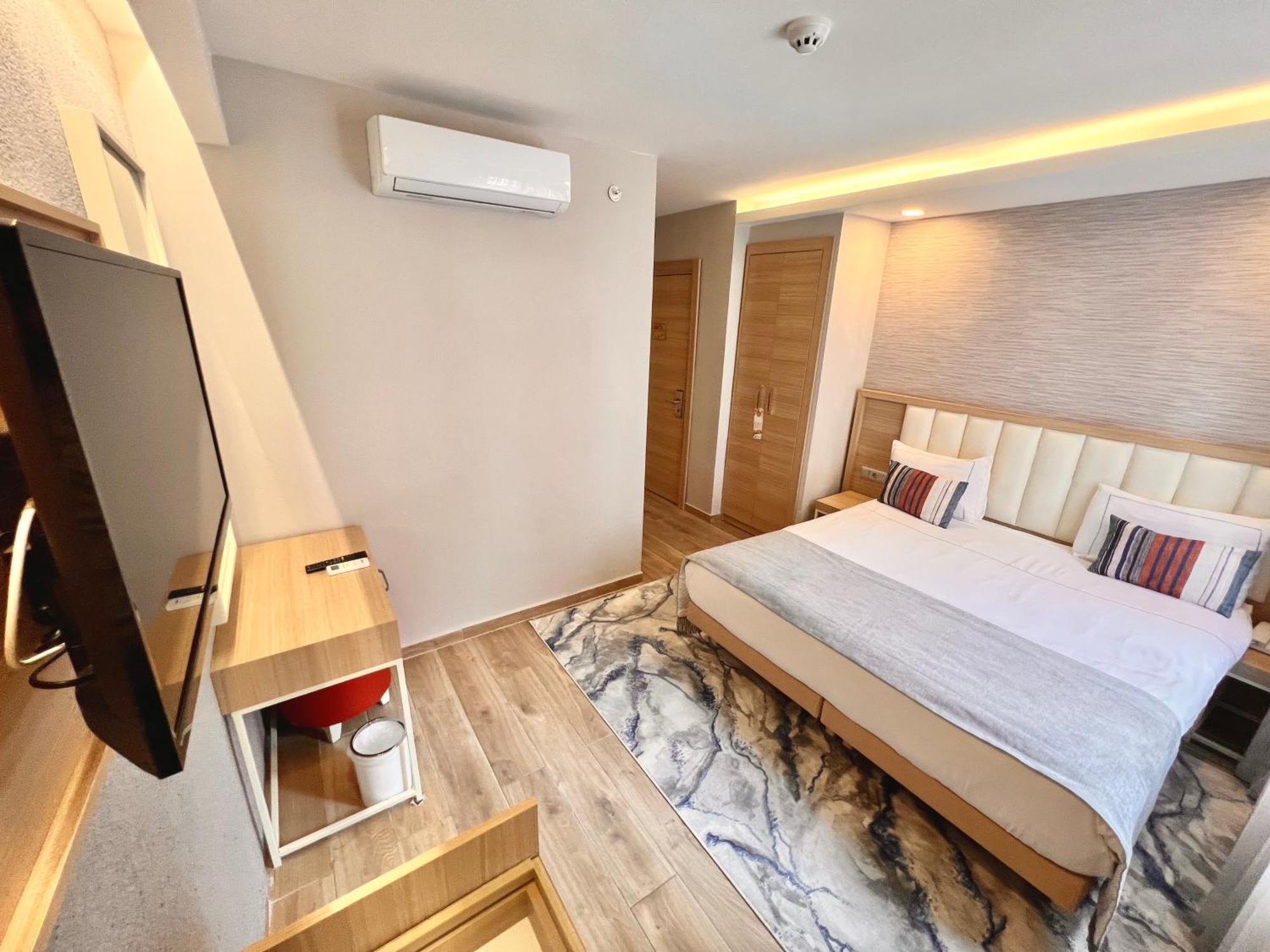 Old Town Point & Hotel 4*