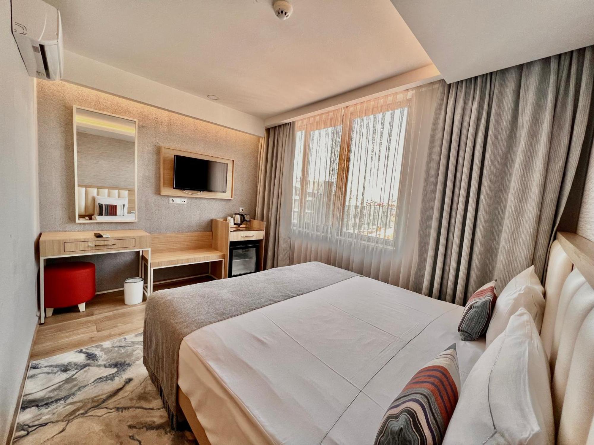 Hotel Old Town Point & 4*