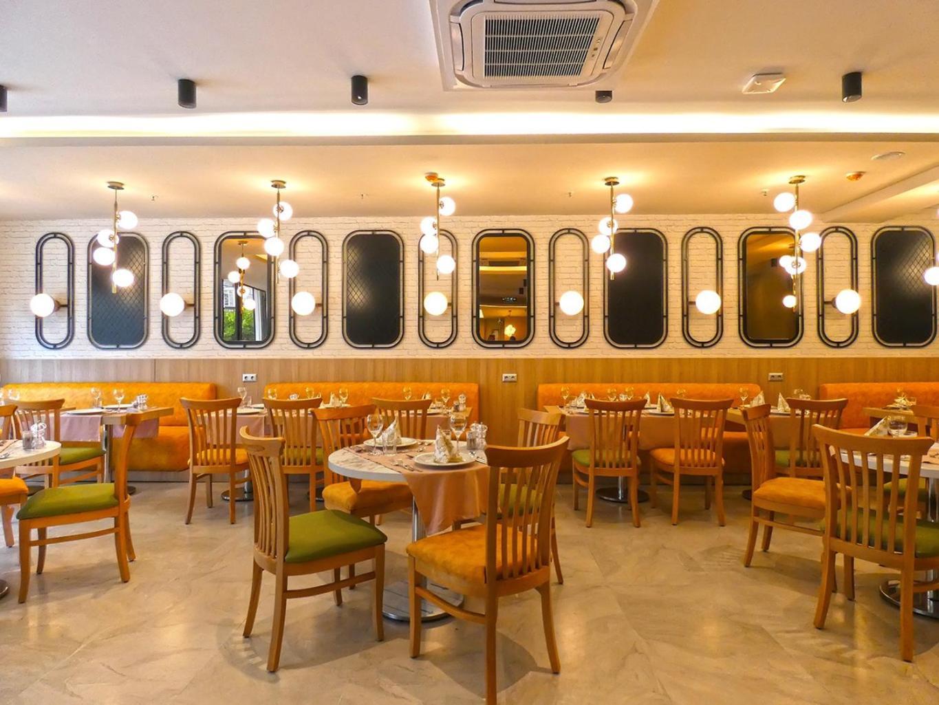 Old Town Point & Hotel 4*