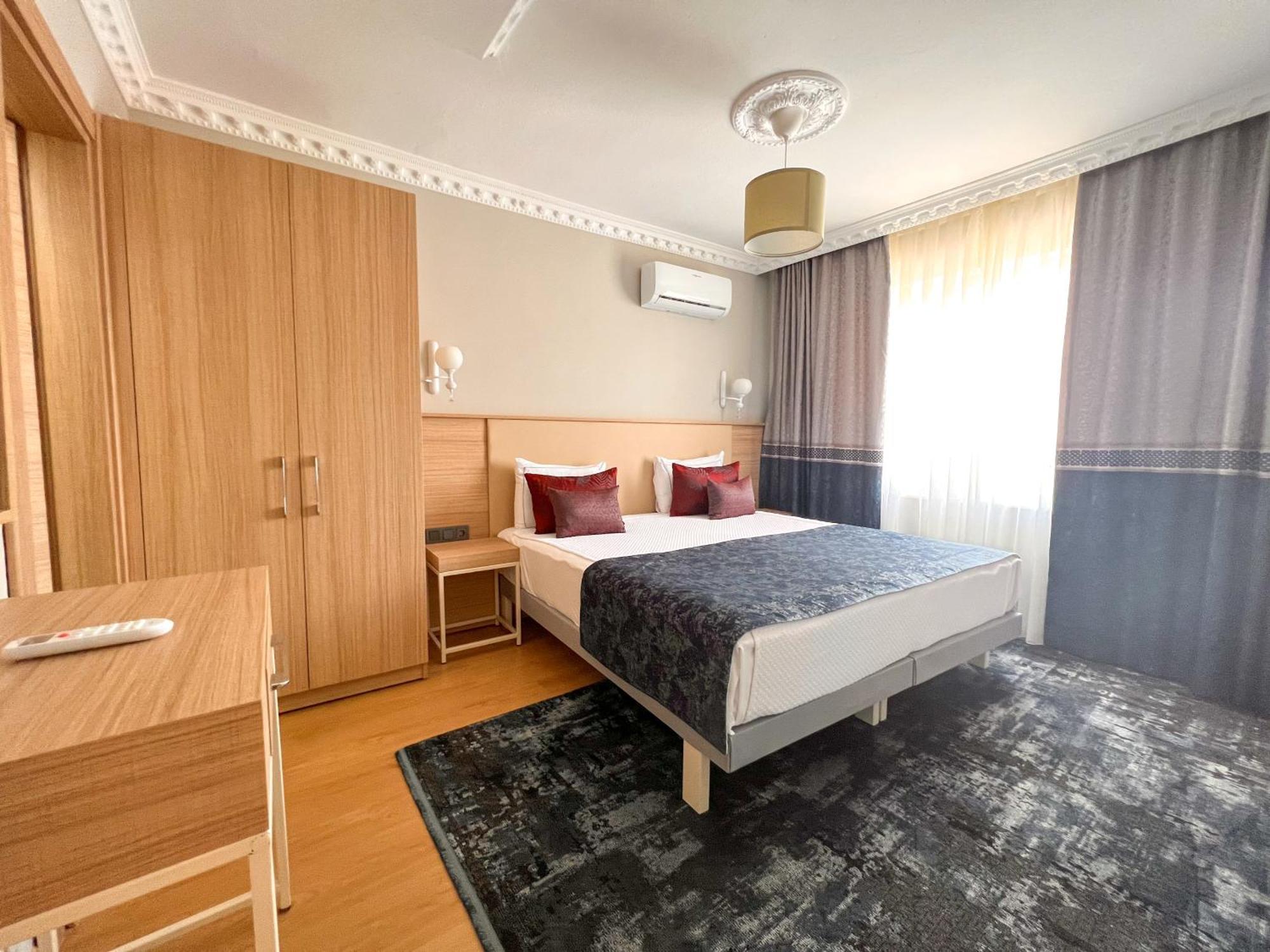Old Town Point & Hotel 4*
