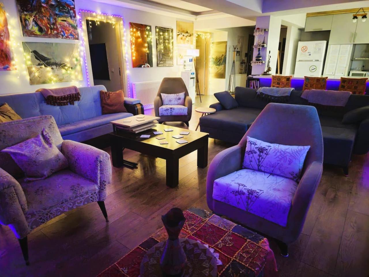 Elegant & Cozy Retreat Home, Center Gem By The Seaside, Steps From The Tram Apartment Izmir
