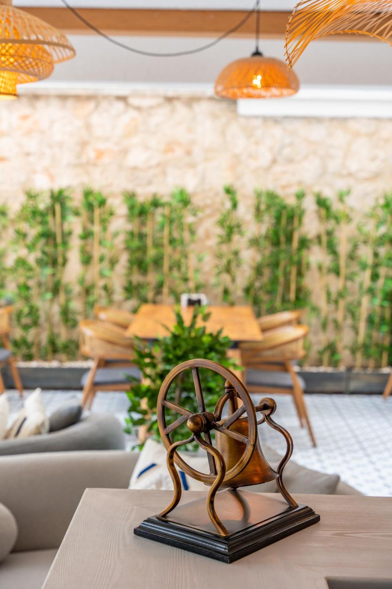 Lupia Suites Hotel