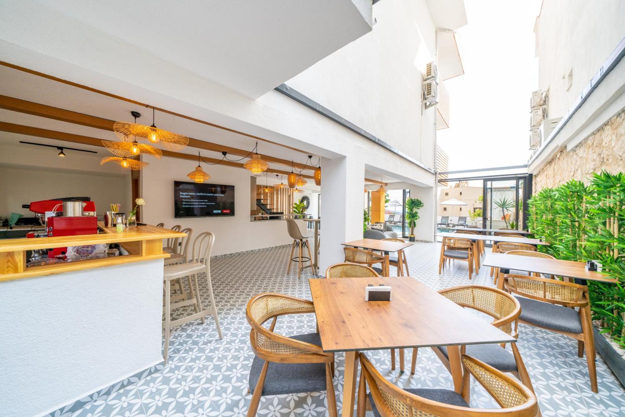 Lupia Suites Hotel