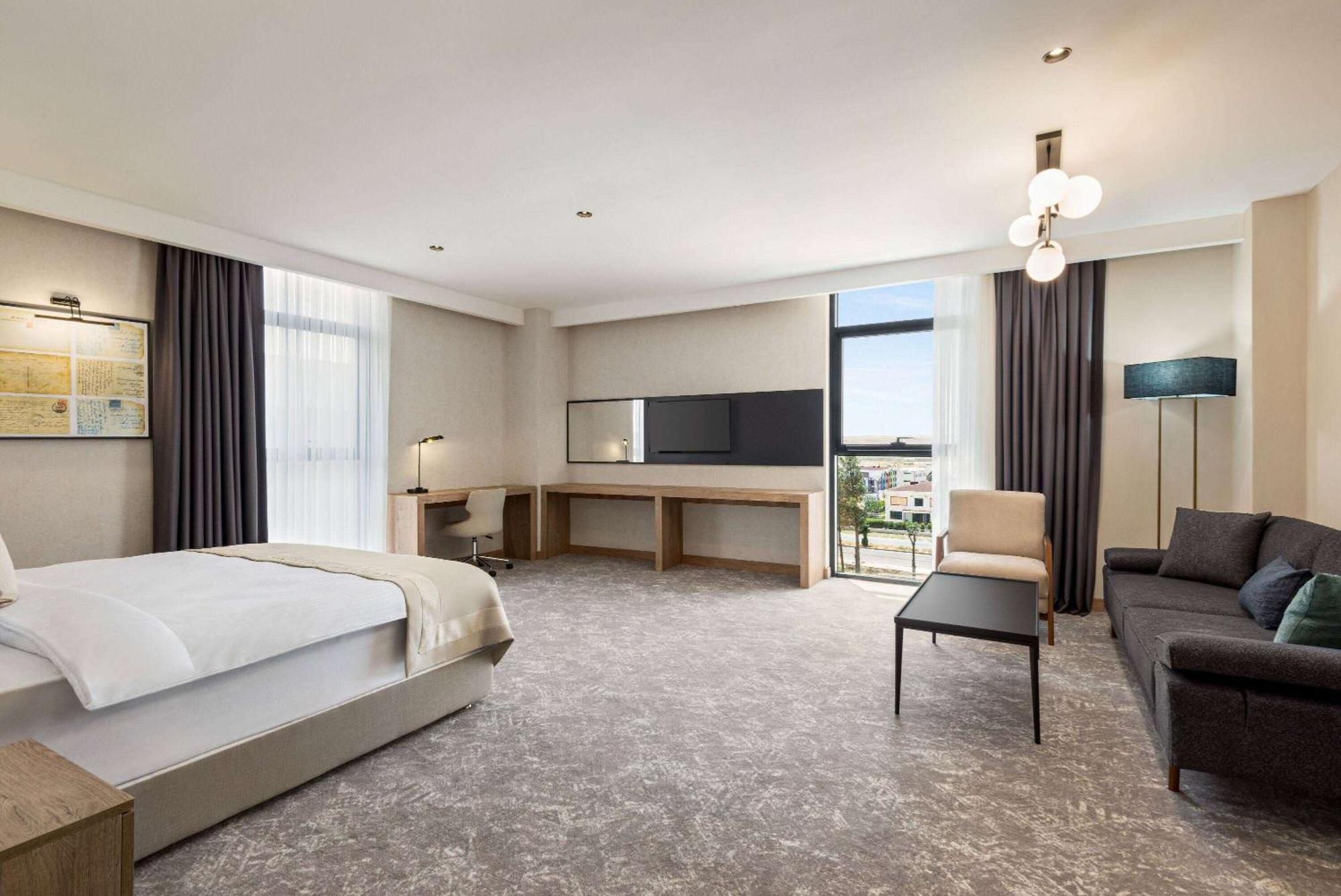 Ramada Plaza By Wyndham Hotel Batman