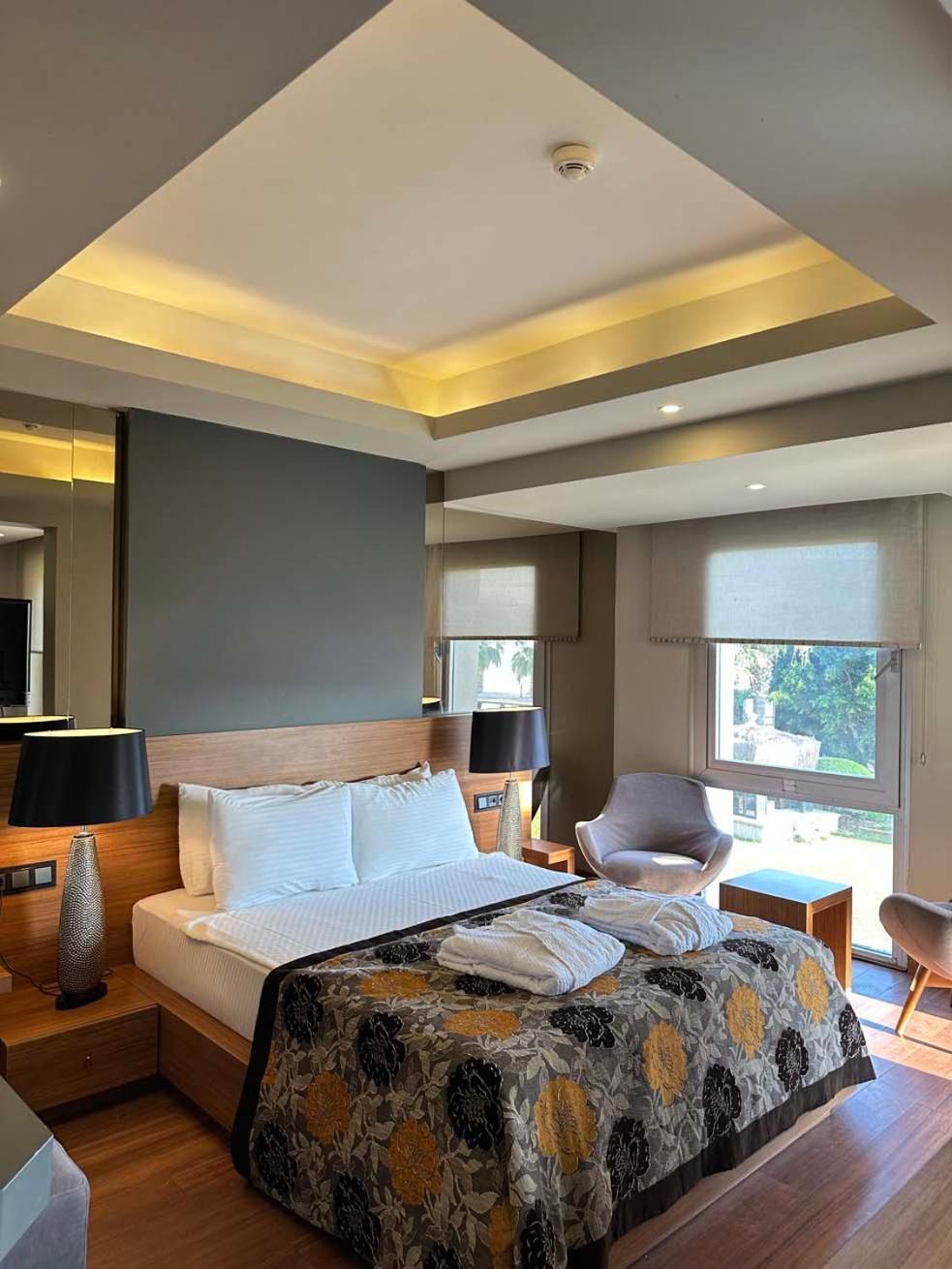 Hotel Ambrosia &