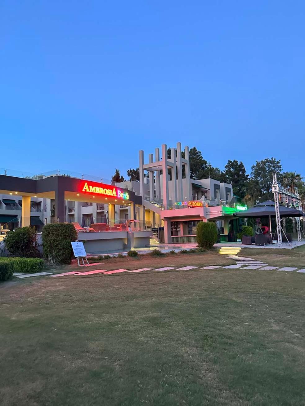 Hotel Ambrosia &