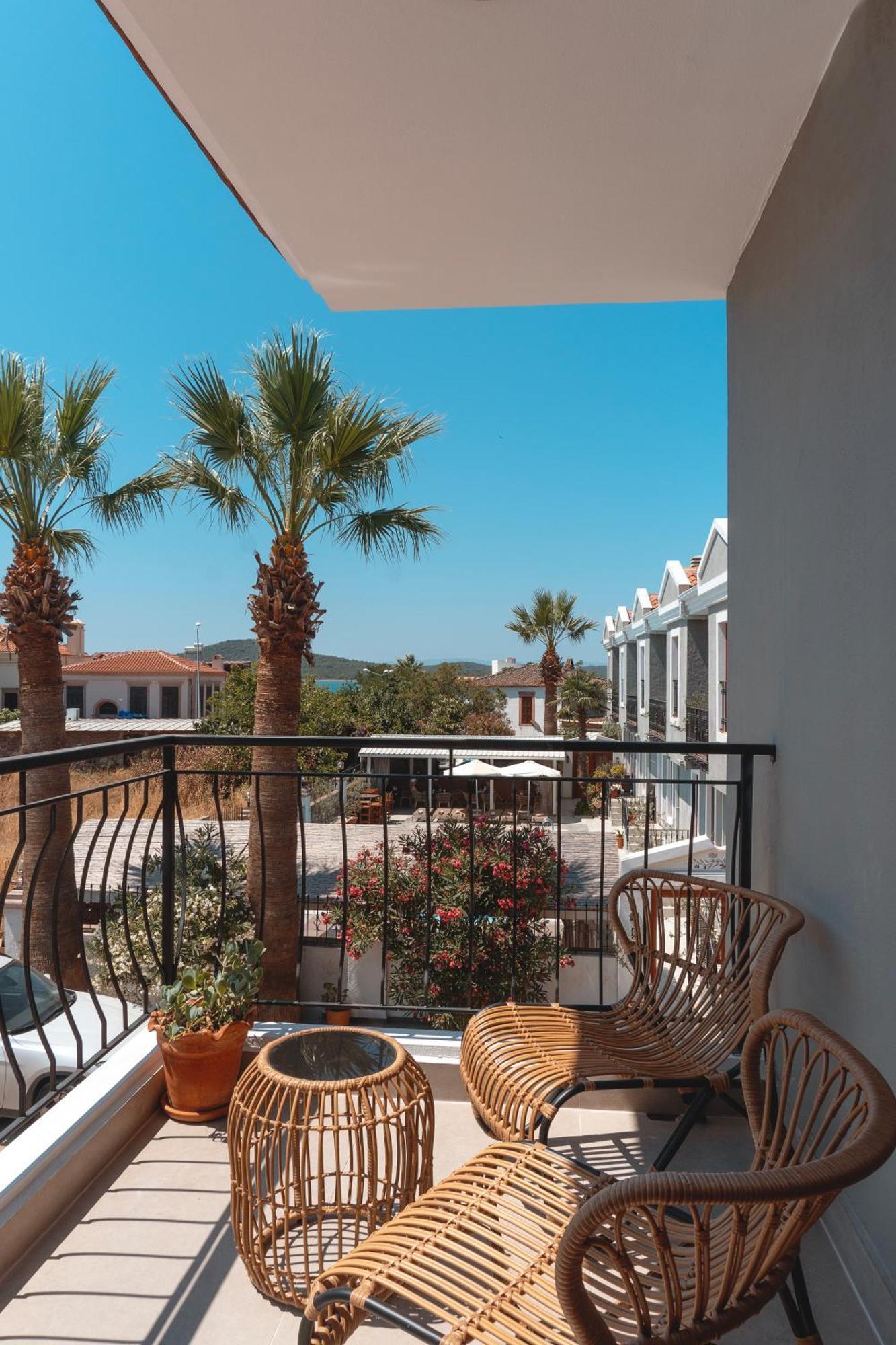 Hotel Kapya Cunda 3*