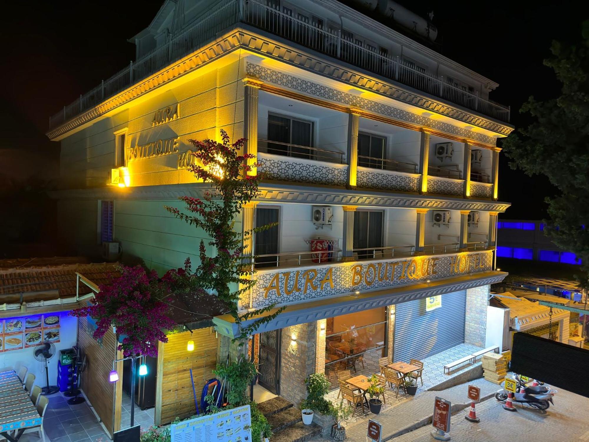 Hotel Aura Boutique Side