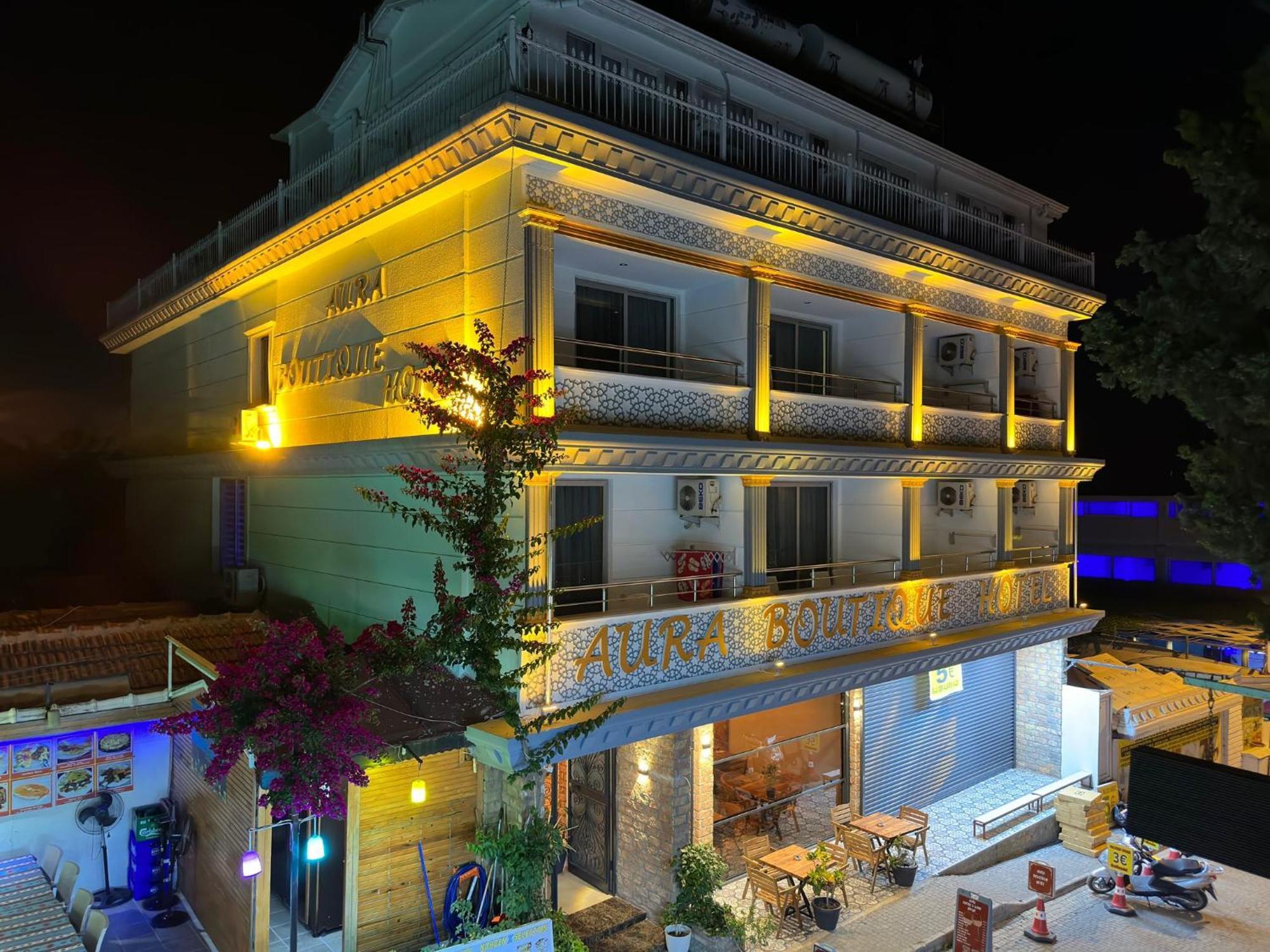 Aura Boutique