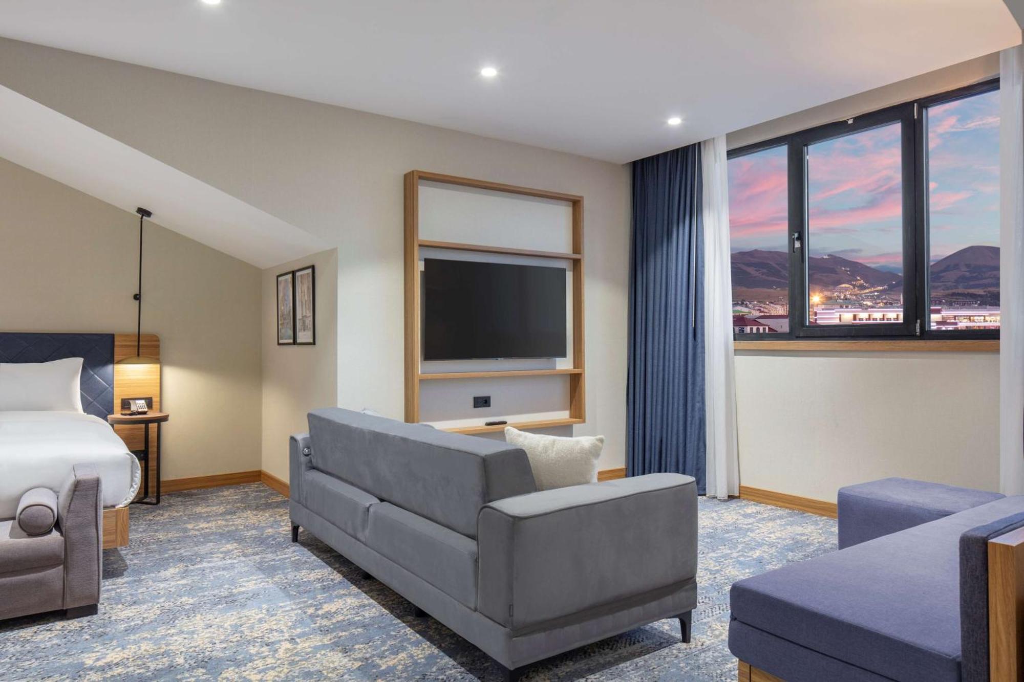 Hilton Garden 5*