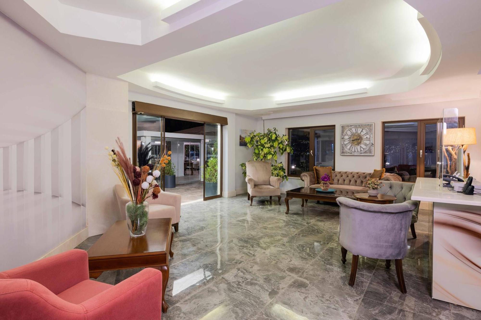 Elite Hotel 4*