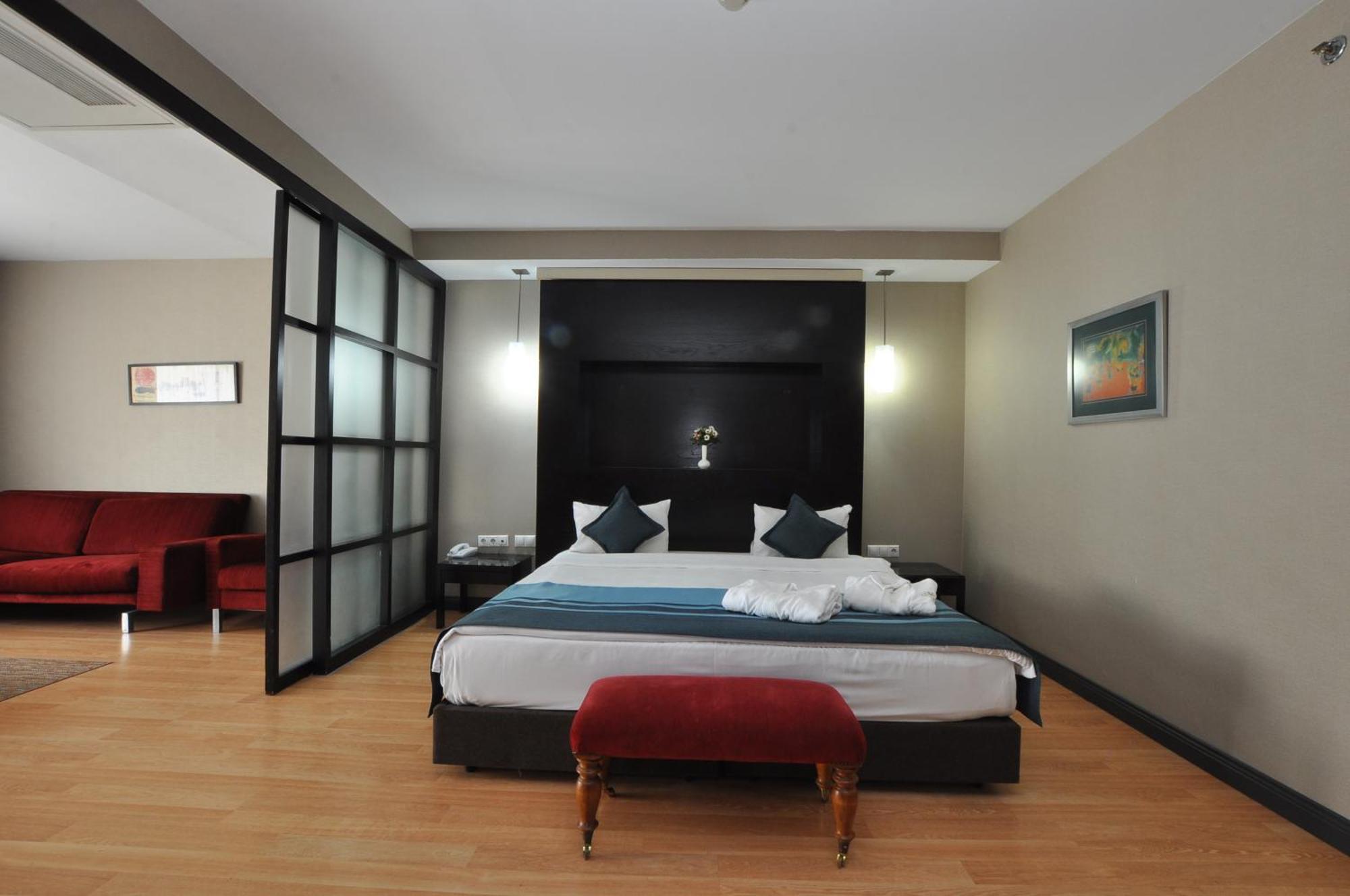The Beyaz Saray & Spa - Special Category 4* Istanbul