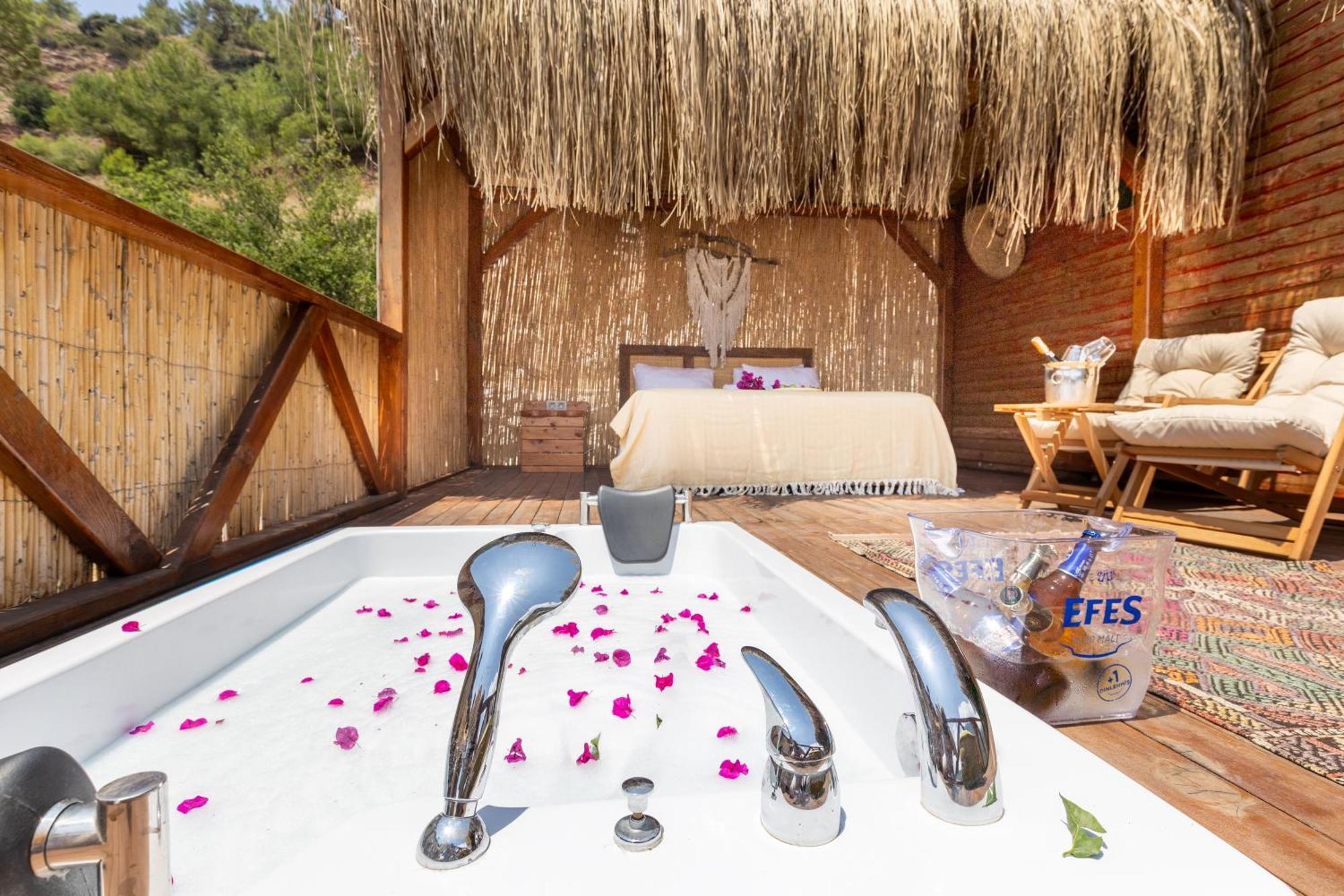 La Boheme Kabak Adults Only