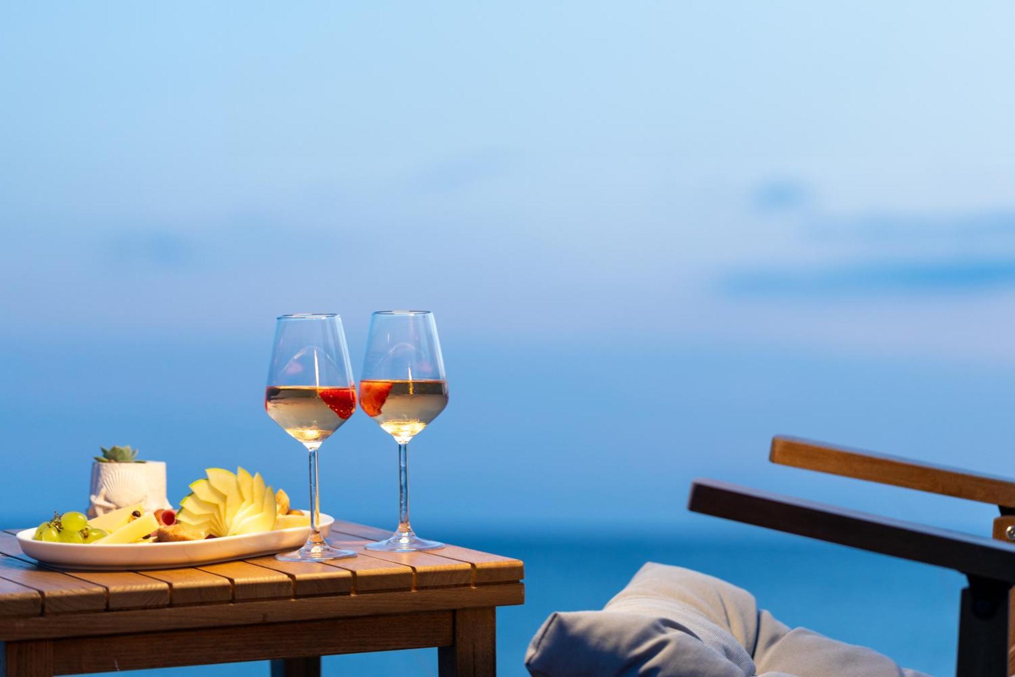 Hotel Surf Egitim Merkezi Gokceada