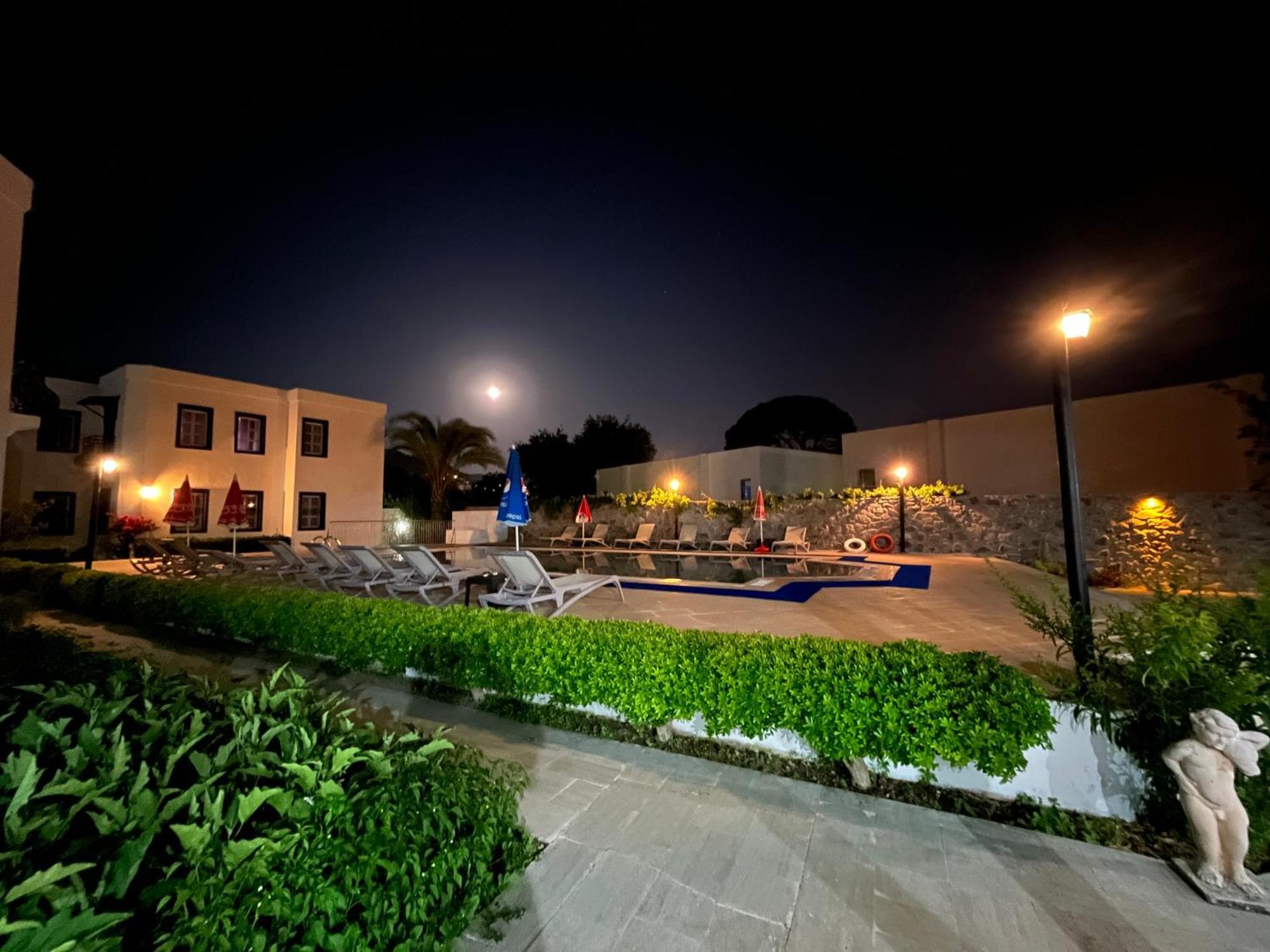 Ege Aparthotel 3*