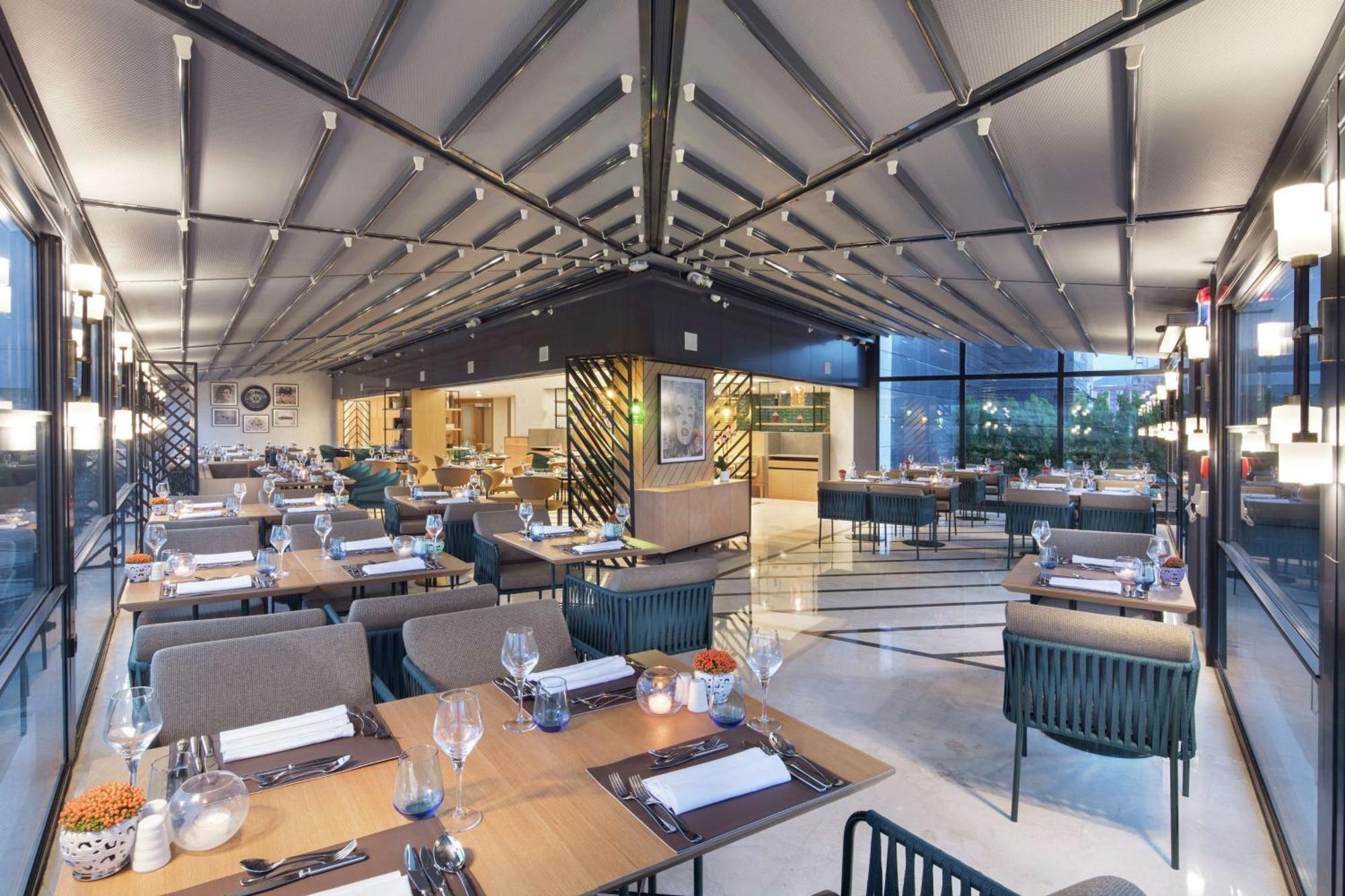Doubletree By Hilton Hotel