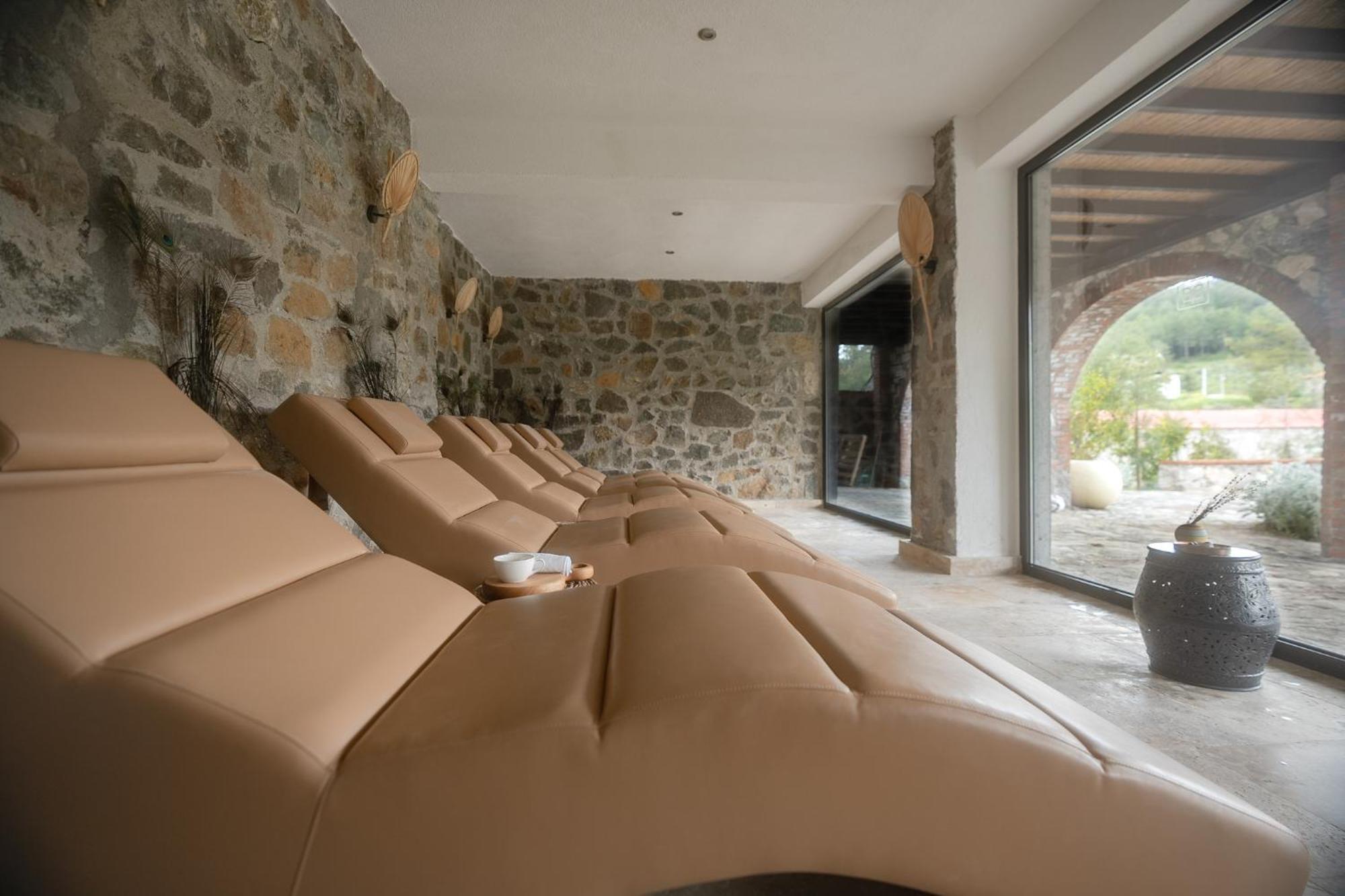 Izz Getaway - Adults Only Hotel *