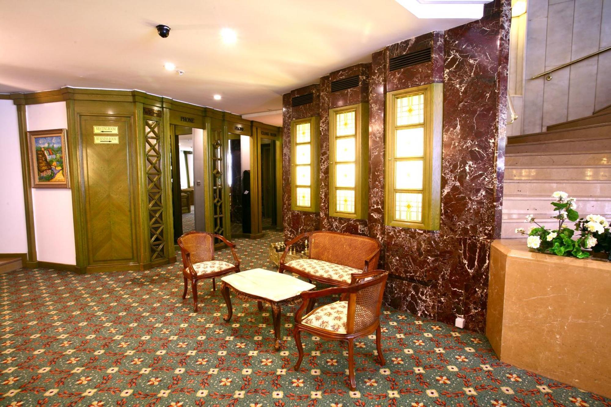 Royal 4*