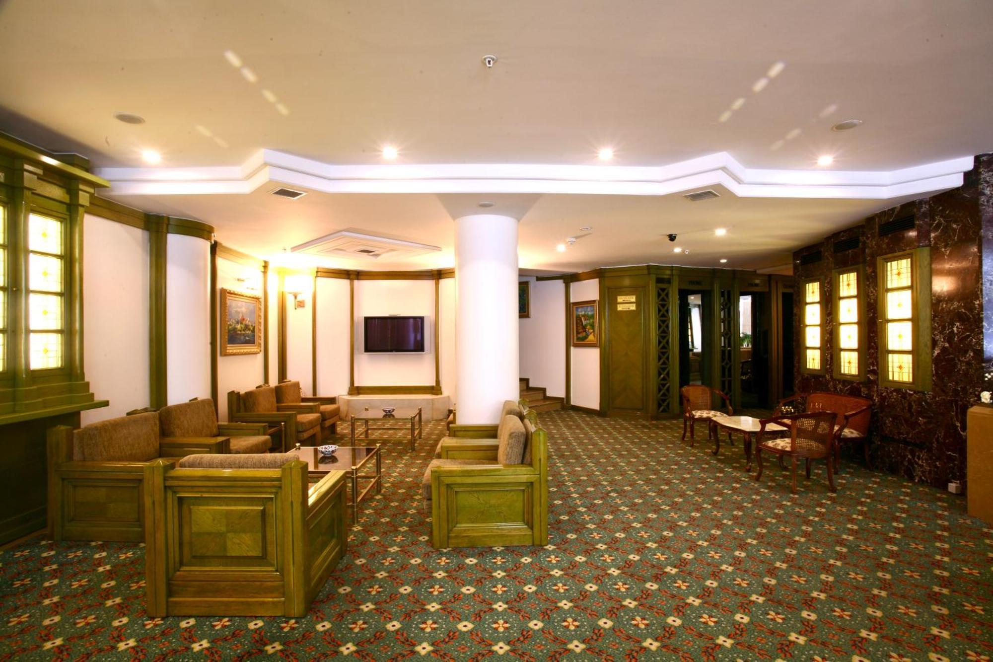 Royal 4*