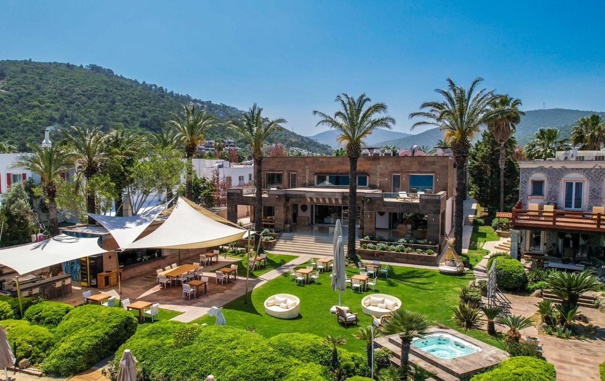 Casa Dell'arte Of Arts & Leisure Hotel 5*