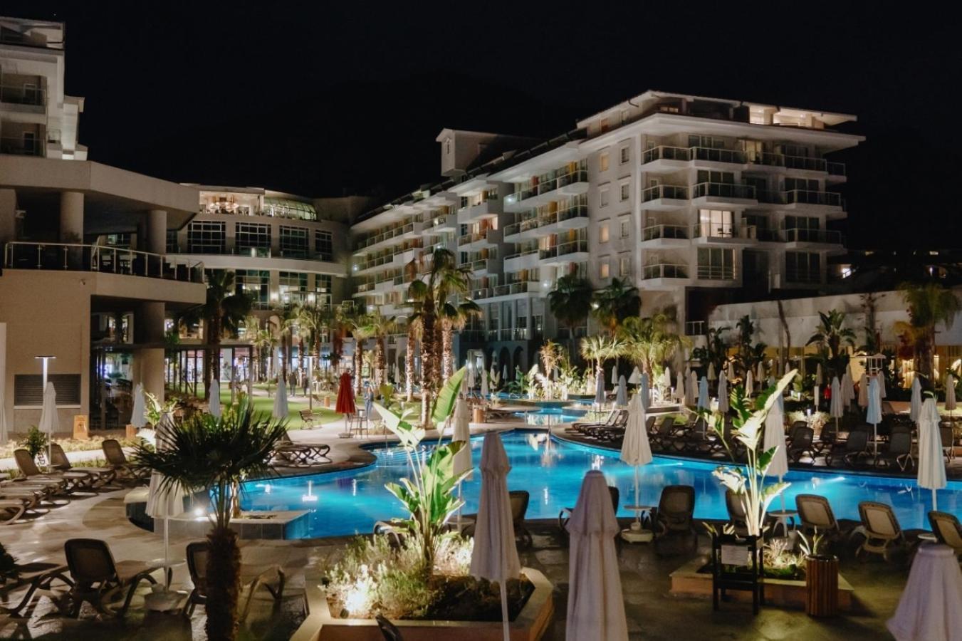 Hotel Akra