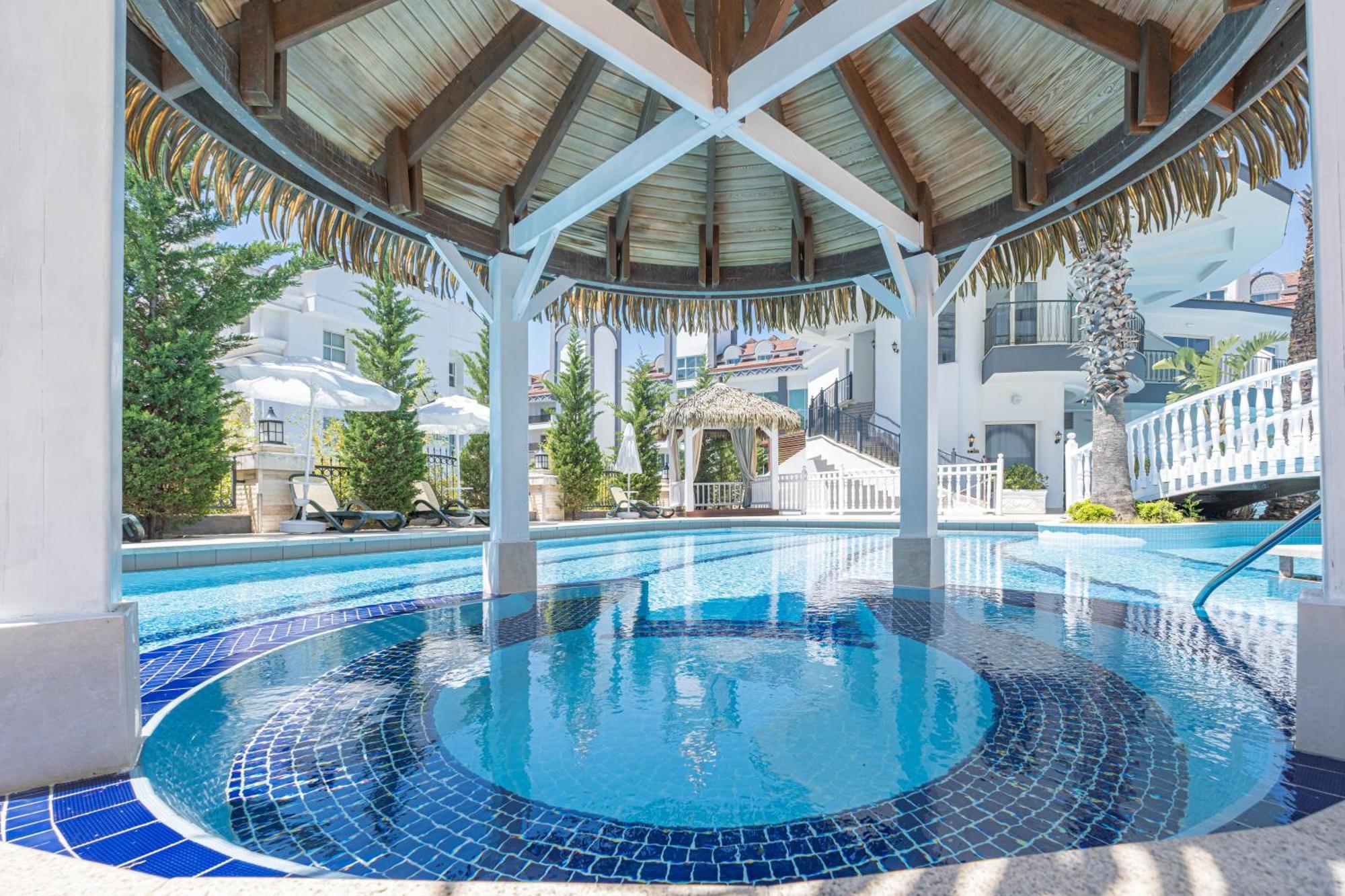 Well Palace Hotel 5*