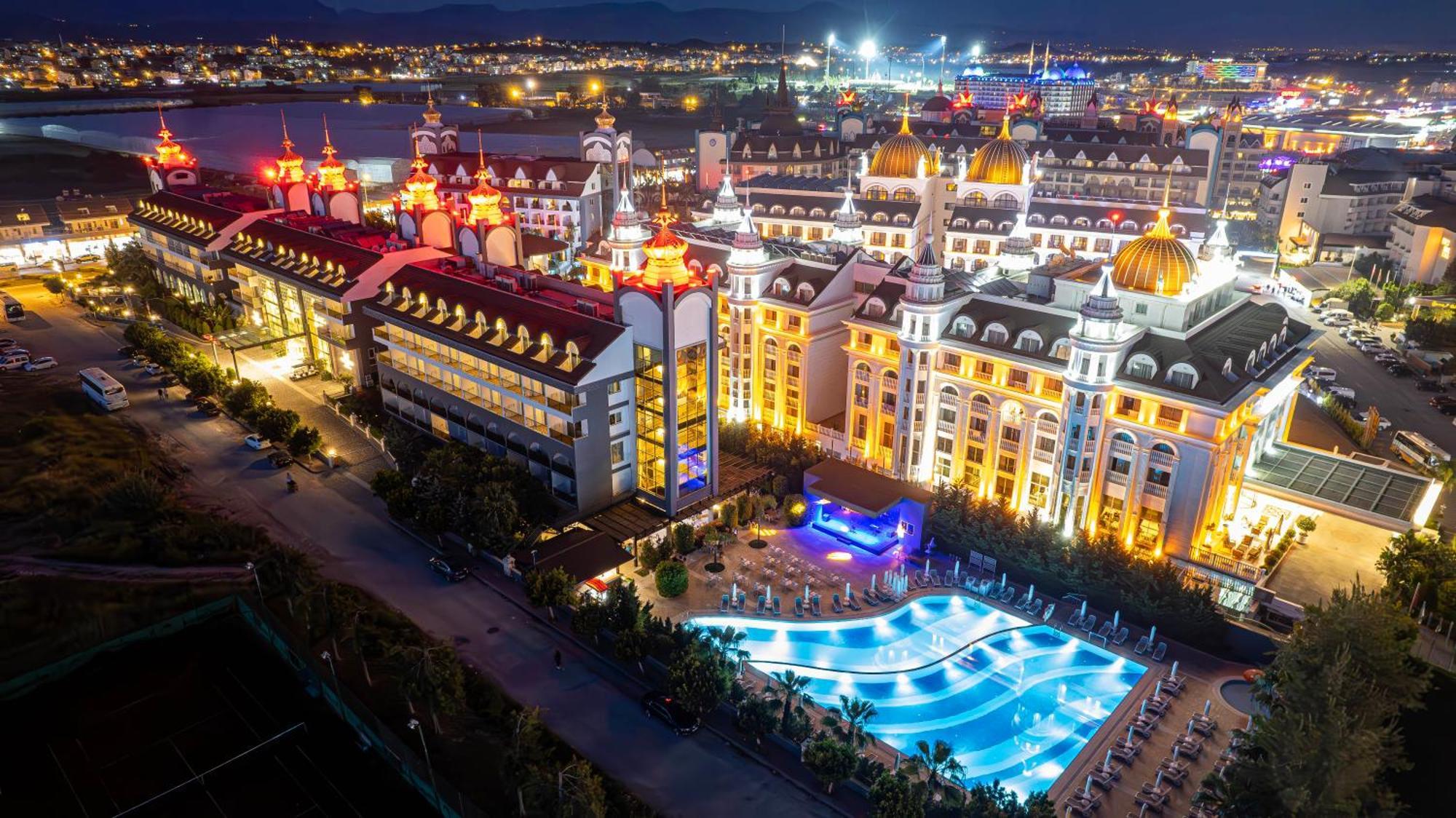Well Palace Hotel Side