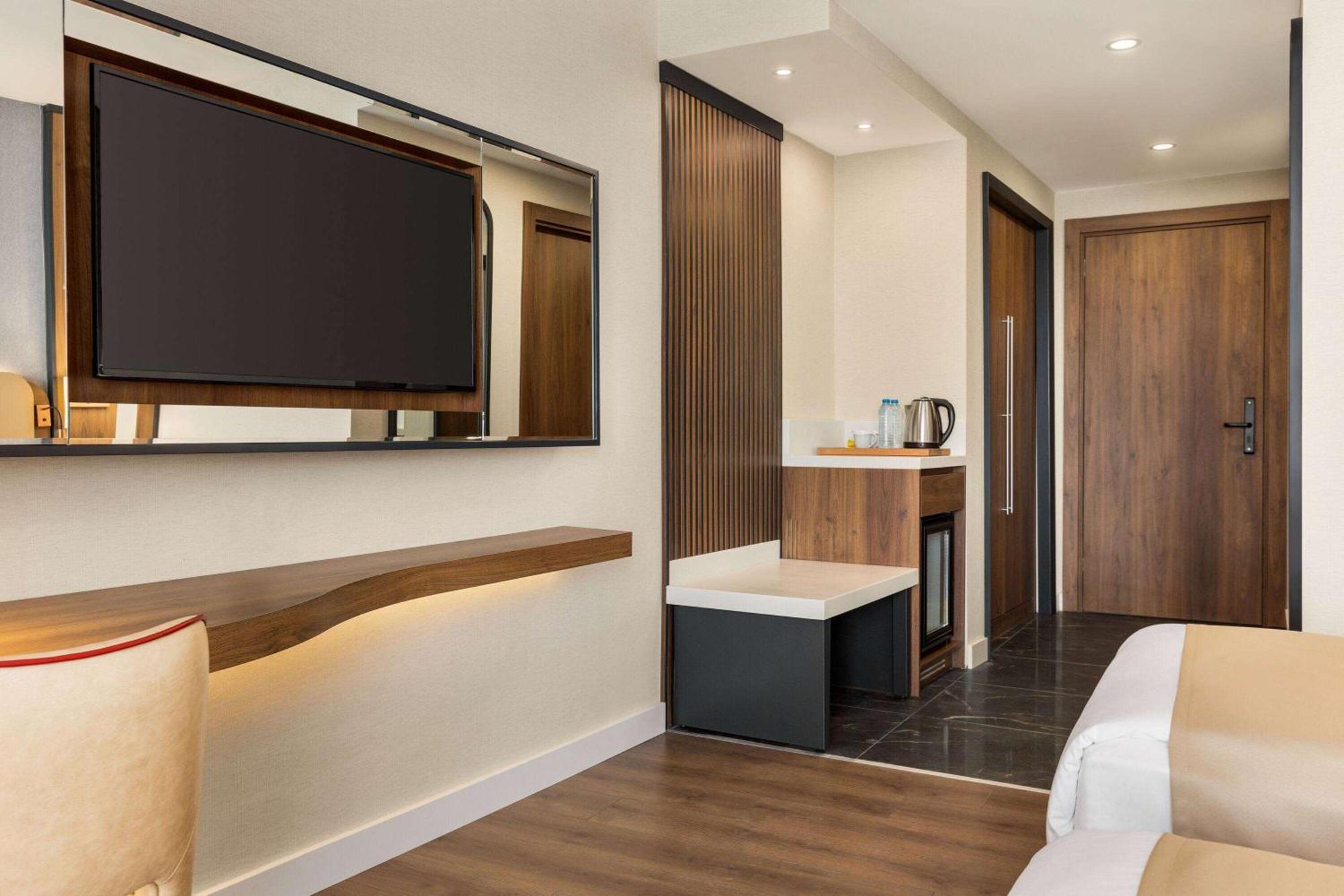 Hotel Ramada By Wyndham Karapinar