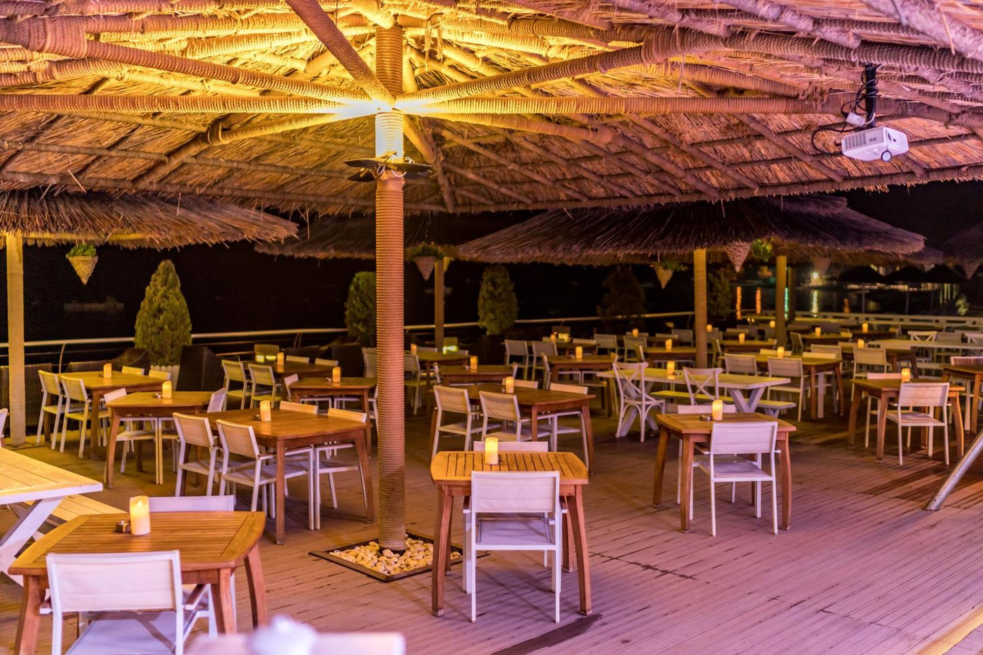 Warner Phokaia Hotel