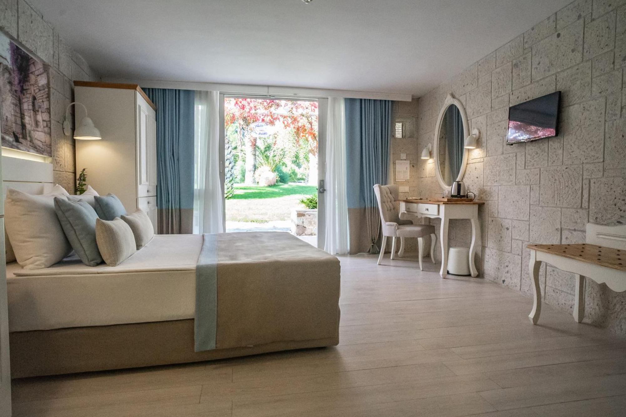 Hotel Warner Phokaia