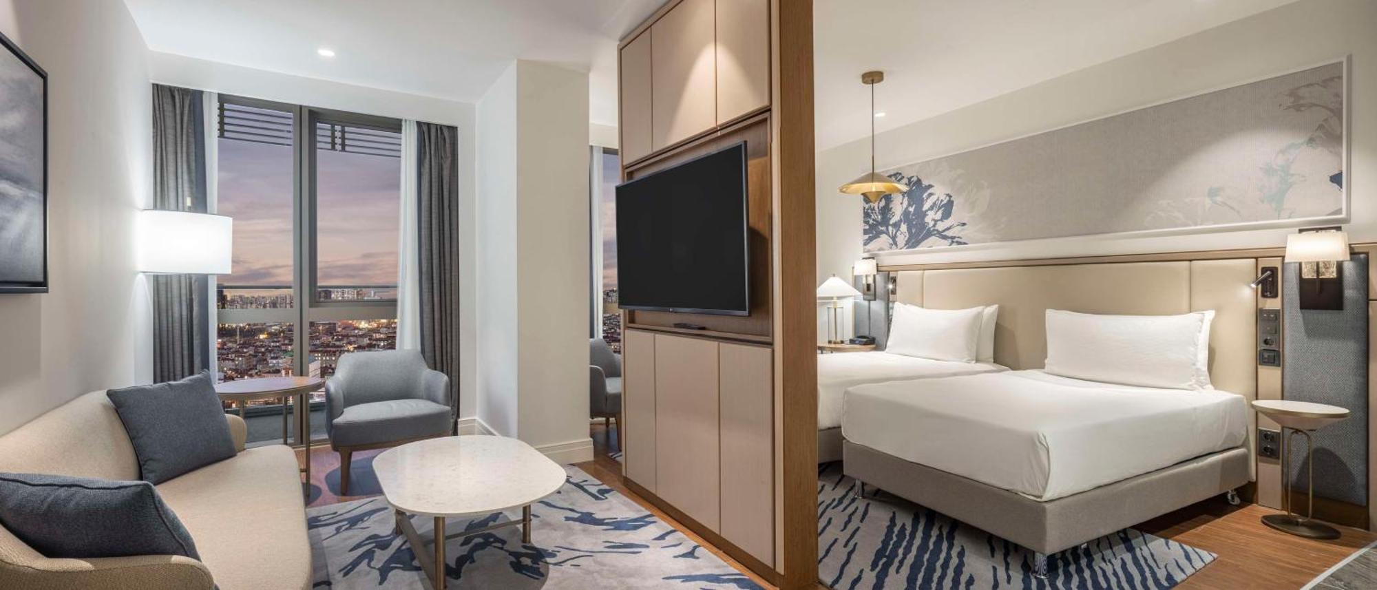 Hilton Mall Of 5*