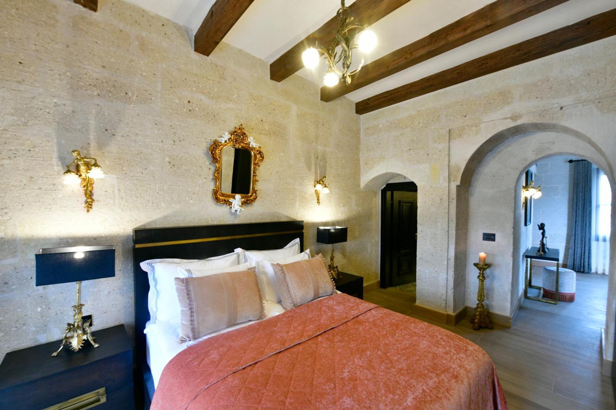 Sacred Mansion 4*