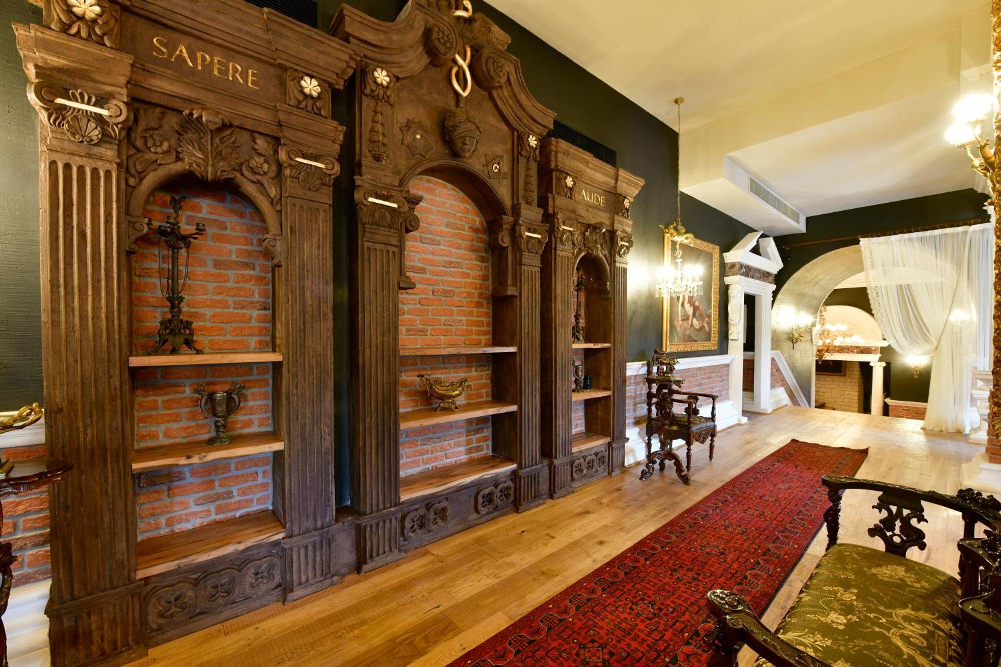 Hotel Sacred Mansion