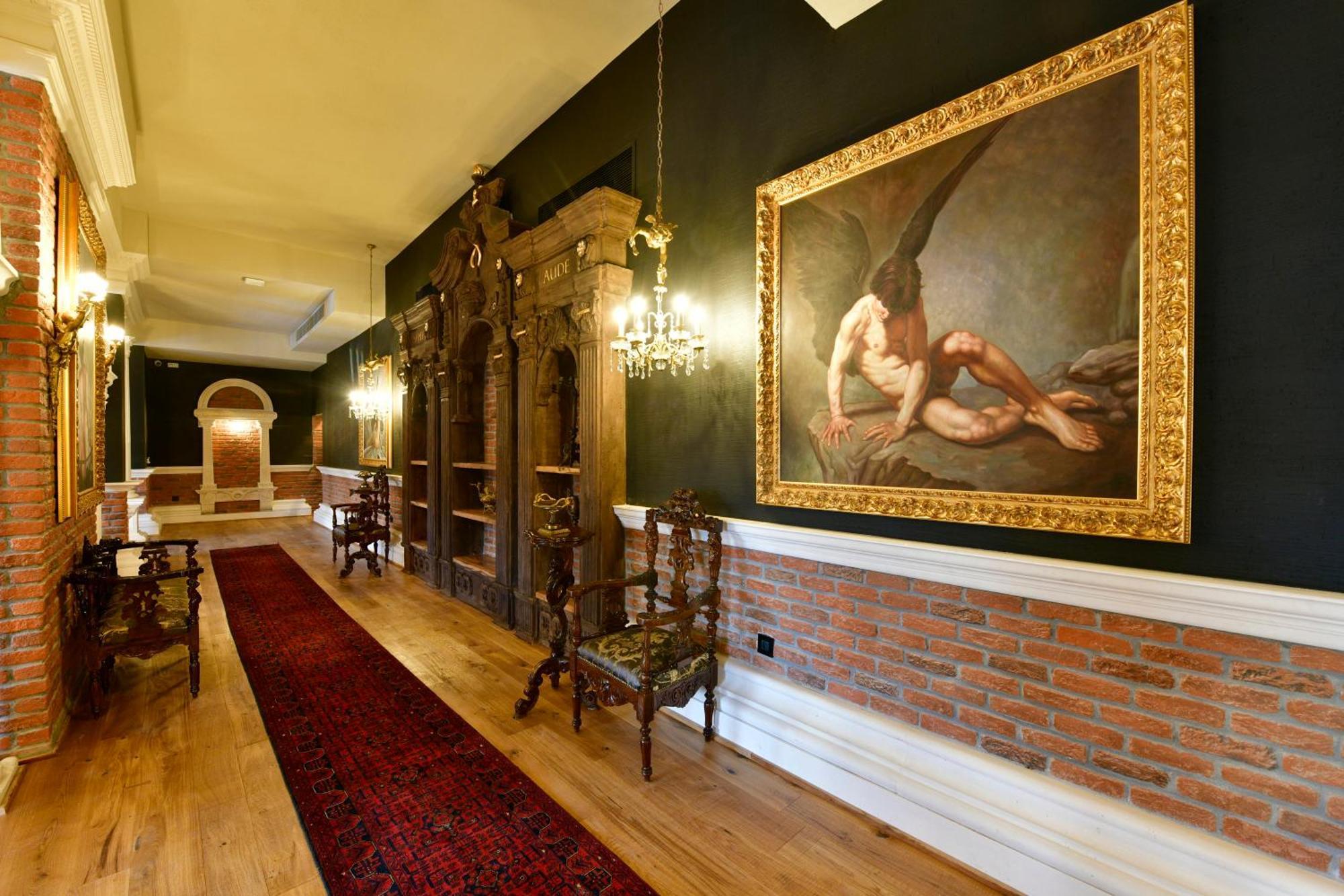 Sacred Mansion Hotel