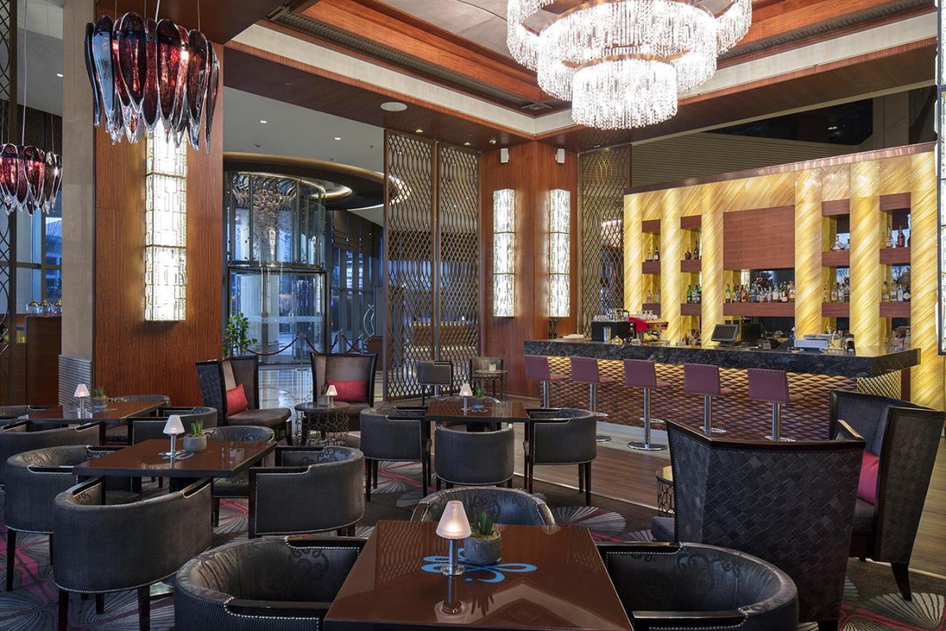 Hilton Convention Center & Hotel 5*
