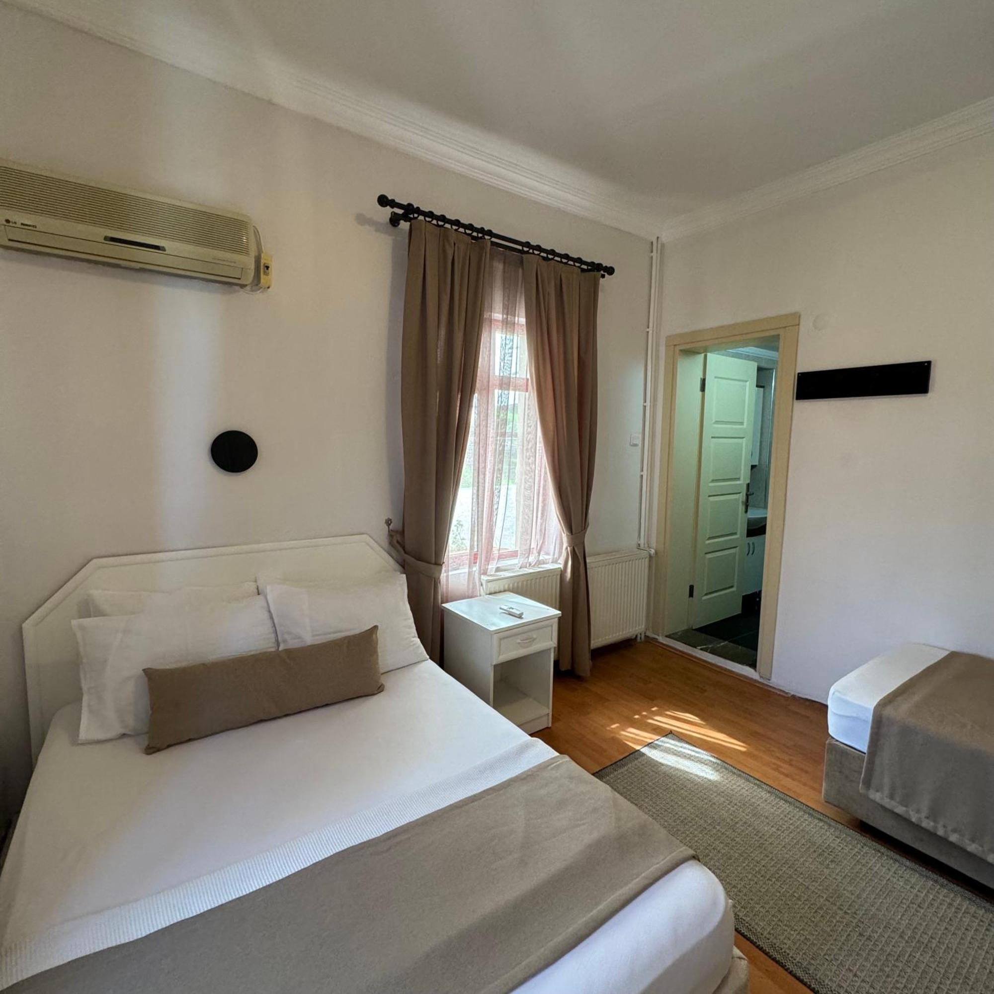 Hotel Soezer *